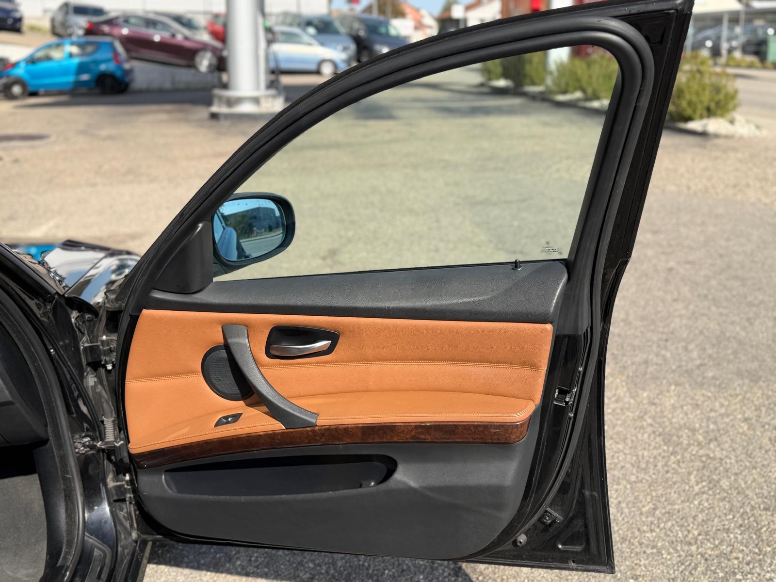 BMW 320d Touring more4you Steptronic-image-12