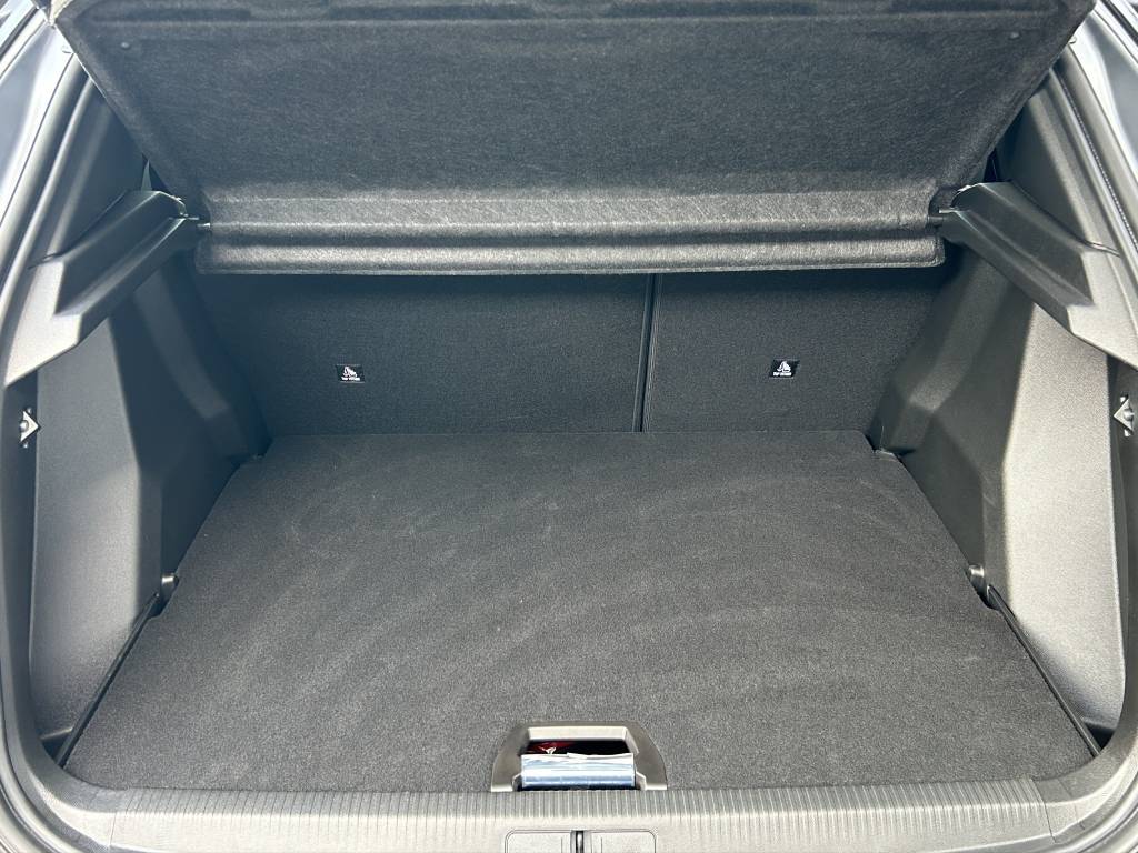 PEUGEOT 2008 156 e 54 kWh GT-image-11