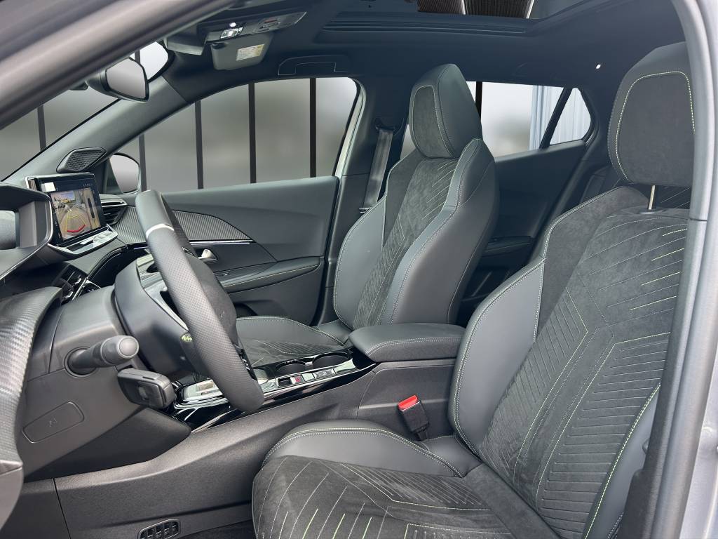 PEUGEOT 2008 156 e 54 kWh GT-image-7