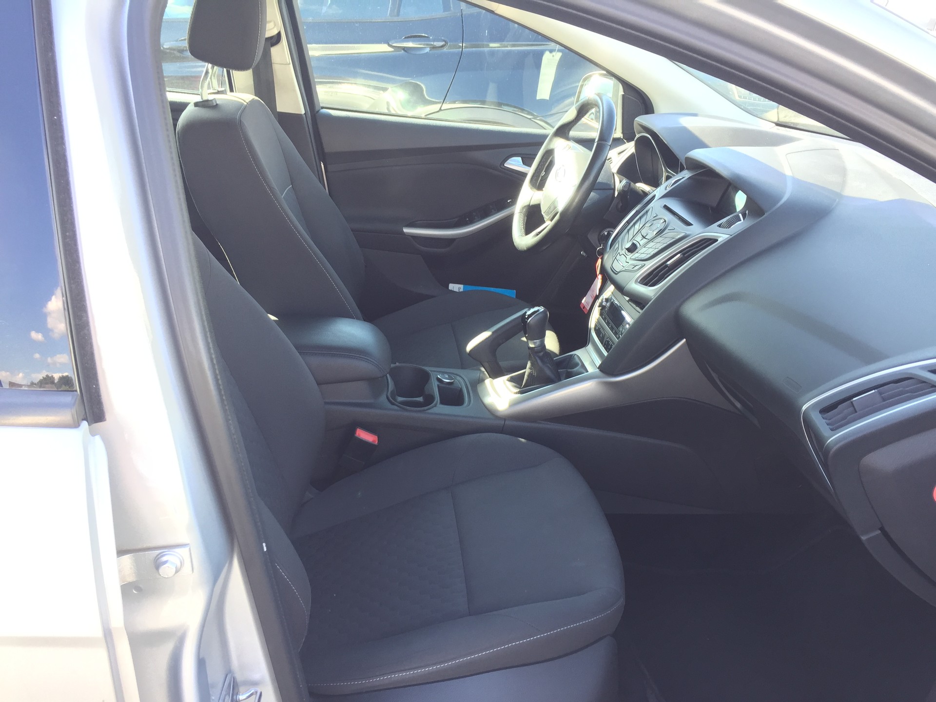 FORD Focus 1.0 SCTi Trend-image-9