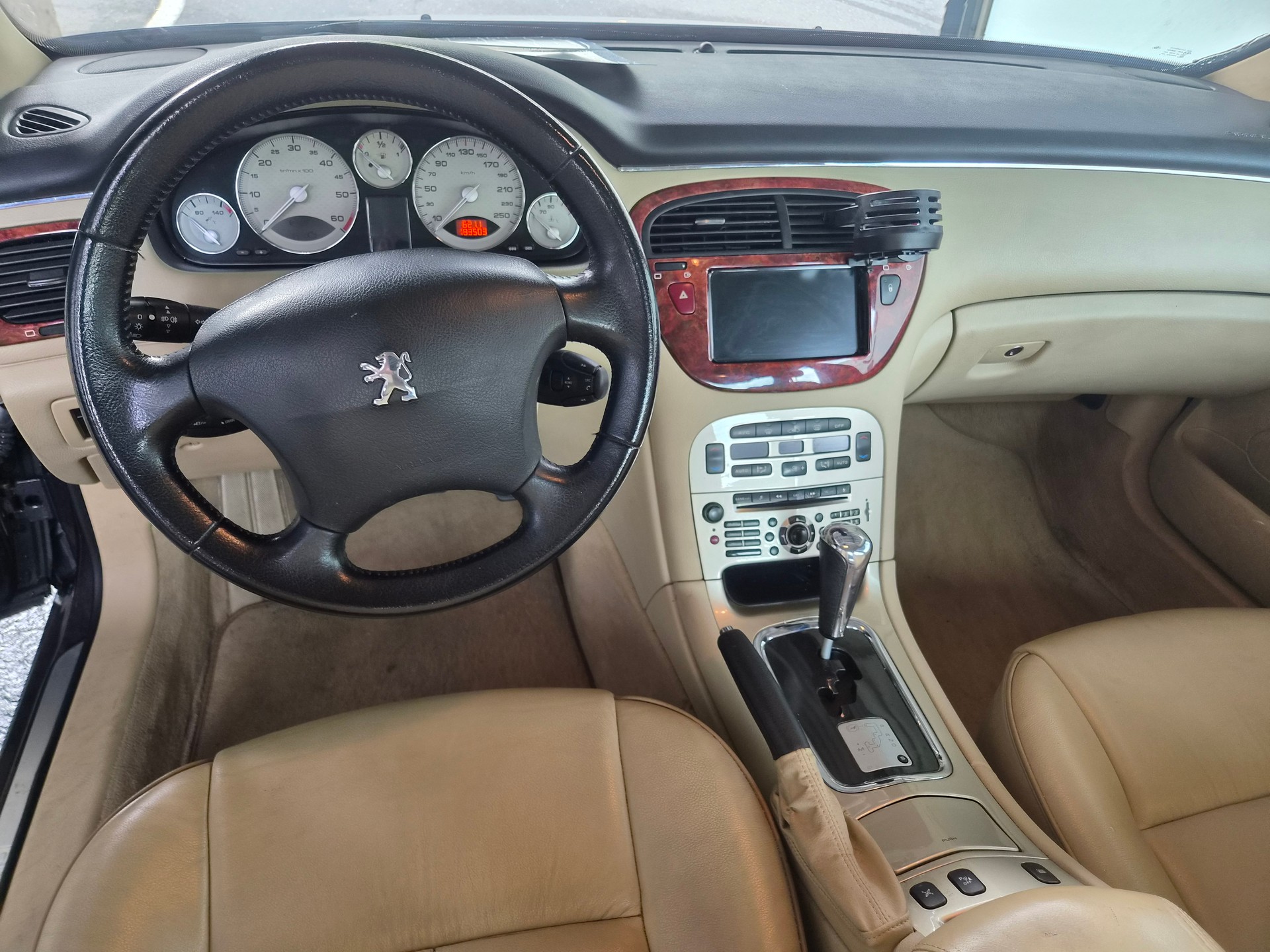 PEUGEOT 607 2.7 HDI V6 Personnalisée-image-9