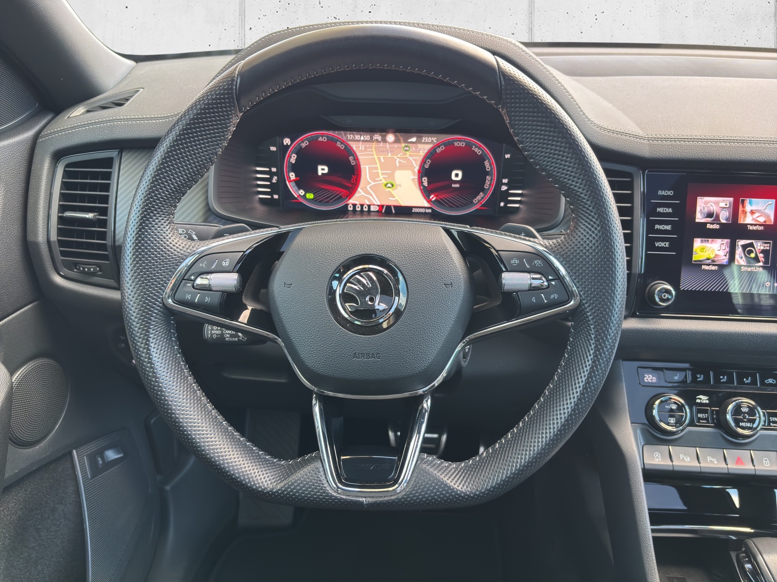 SKODA Kodiaq 2.0 TSI 4x4 SportLine mit AHK, Panorama-Ausstell-/Schiebedach & Winterräder-image-13