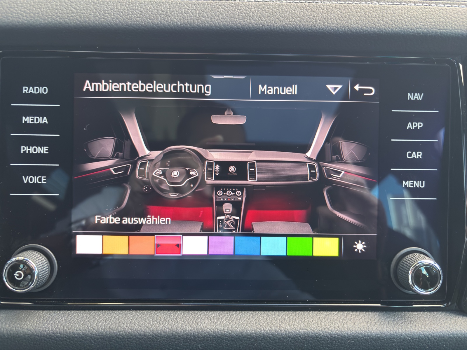 SKODA Kodiaq 2.0 TSI 4x4 SportLine mit AHK, Panorama-Ausstell-/Schiebedach & Winterräder-image-24