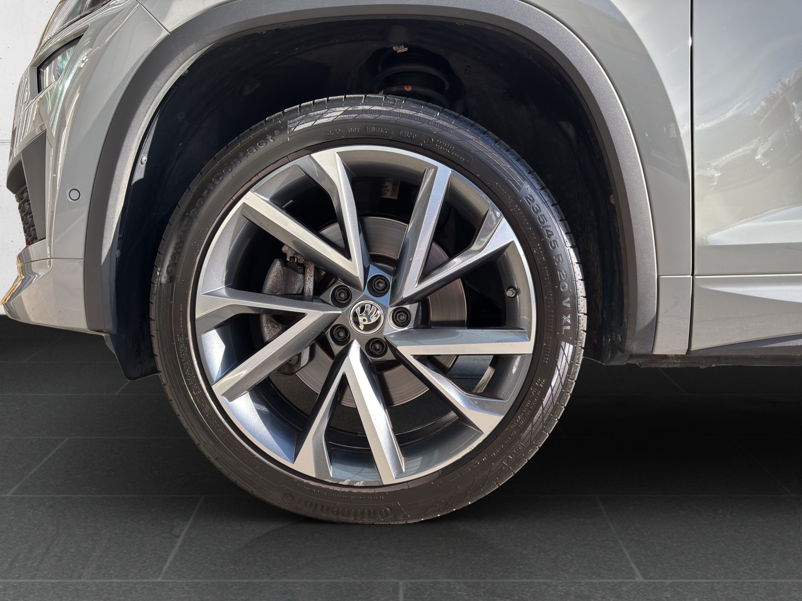 SKODA Kodiaq 2.0 TSI 4x4 SportLine mit AHK, Panorama-Ausstell-/Schiebedach & Winterräder-image-11