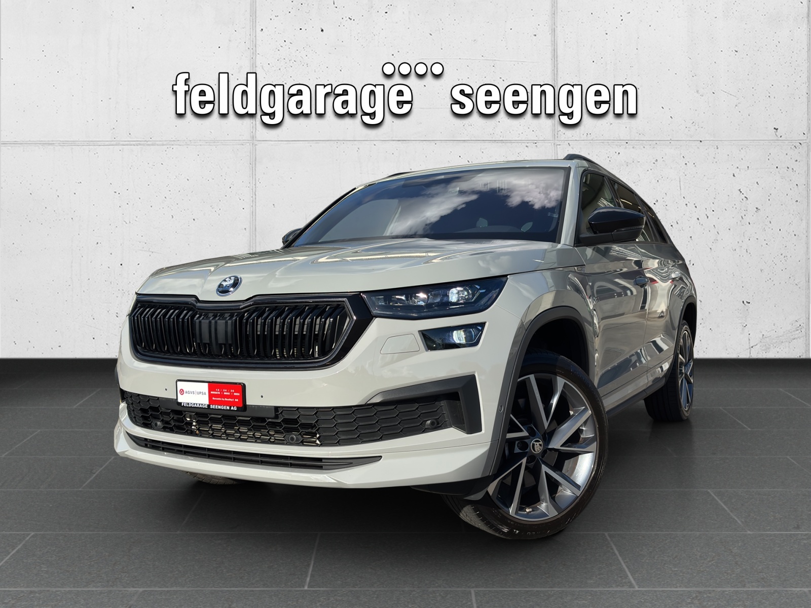 SKODA Kodiaq 2.0 TSI 4x4 SportLine mit AHK, Panorama-Ausstell-/Schiebedach & Winterräder