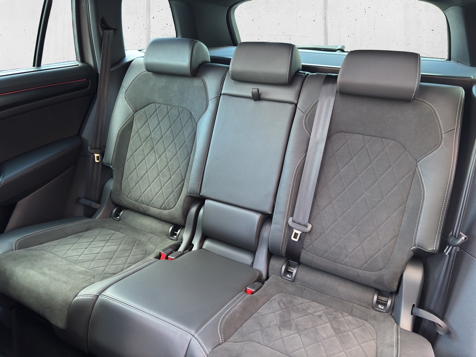 SKODA Kodiaq 2.0 TSI 4x4 SportLine mit AHK, Panorama-Ausstell-/Schiebedach & Winterräder-image-30