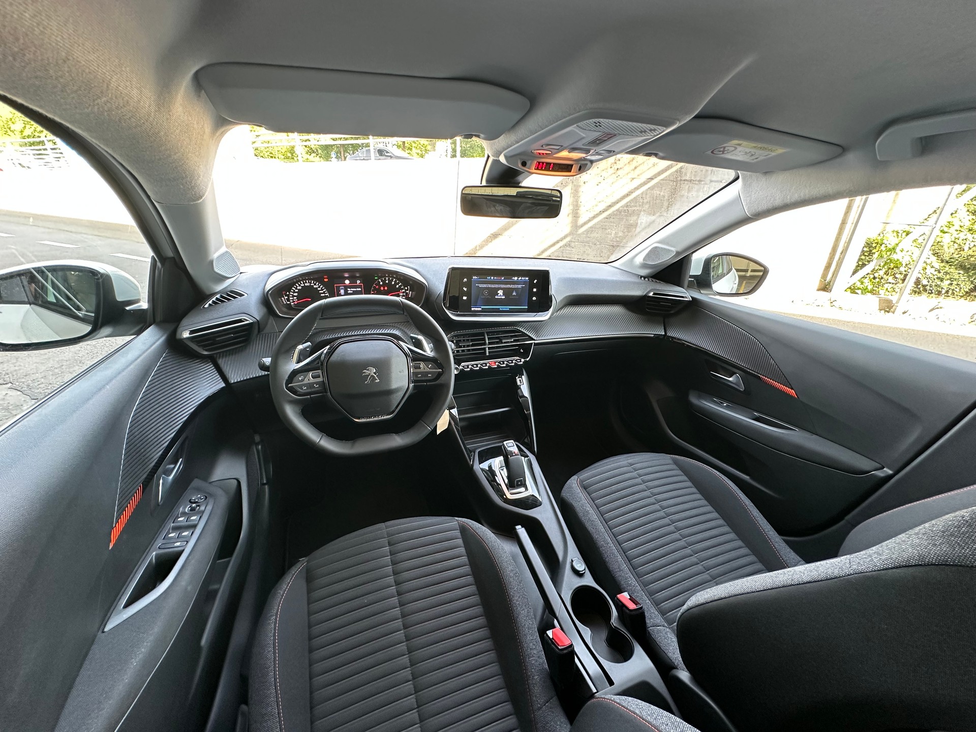 PEUGEOT 208 1.2 PureTech Active Pack EAT8-image-9