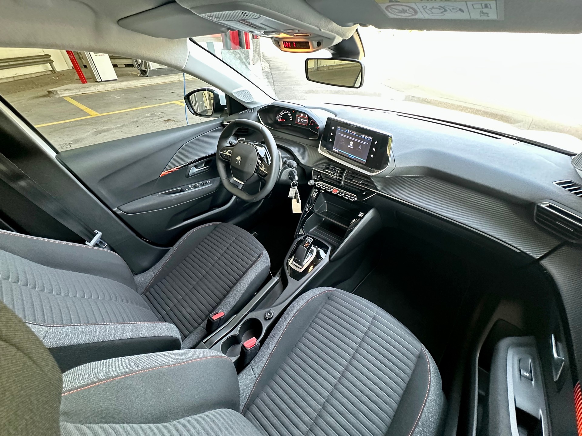 PEUGEOT 208 1.2 PureTech Active Pack EAT8-image-10