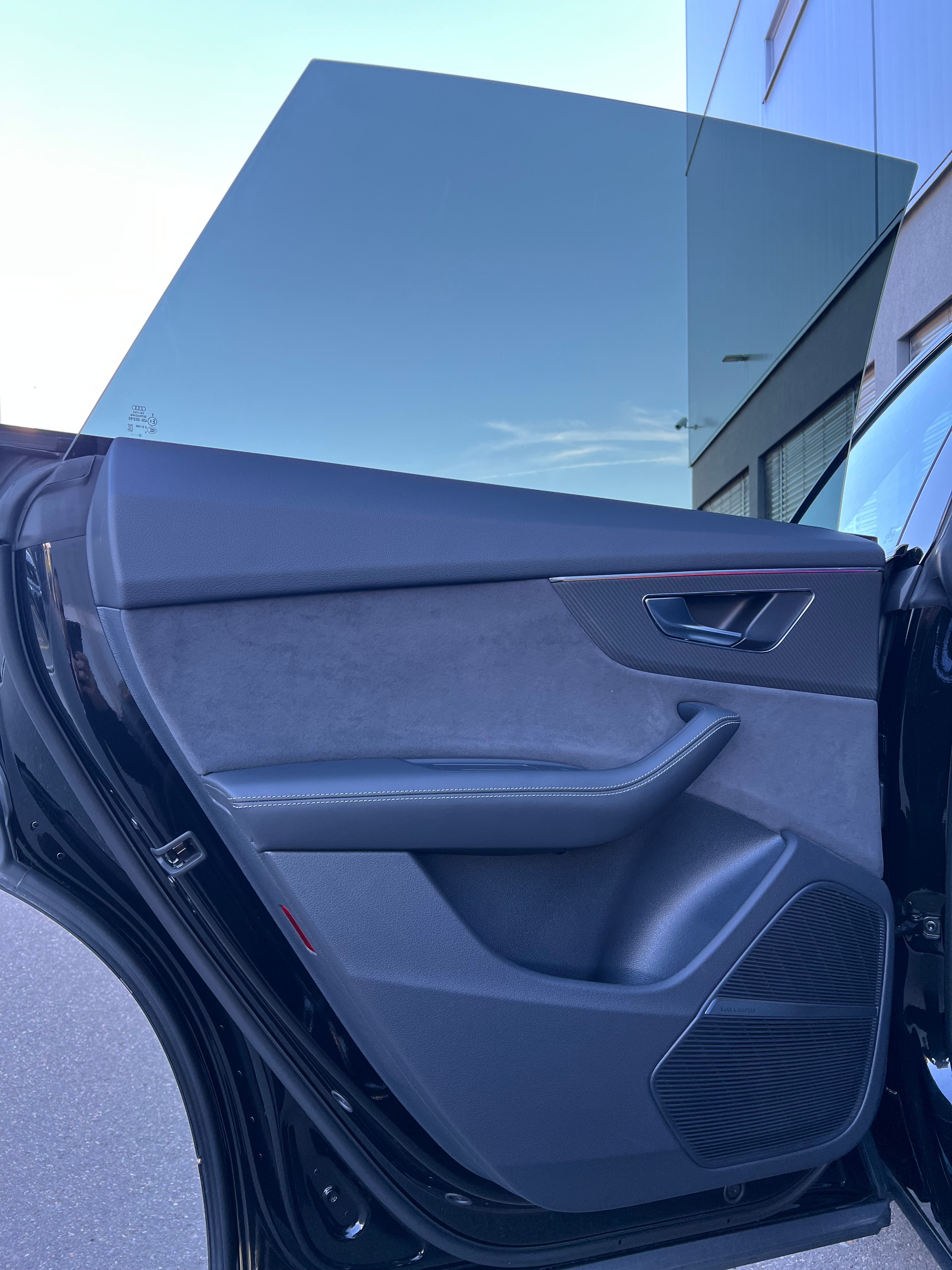 AUDI RSQ8 quattro tiptronic-image-14