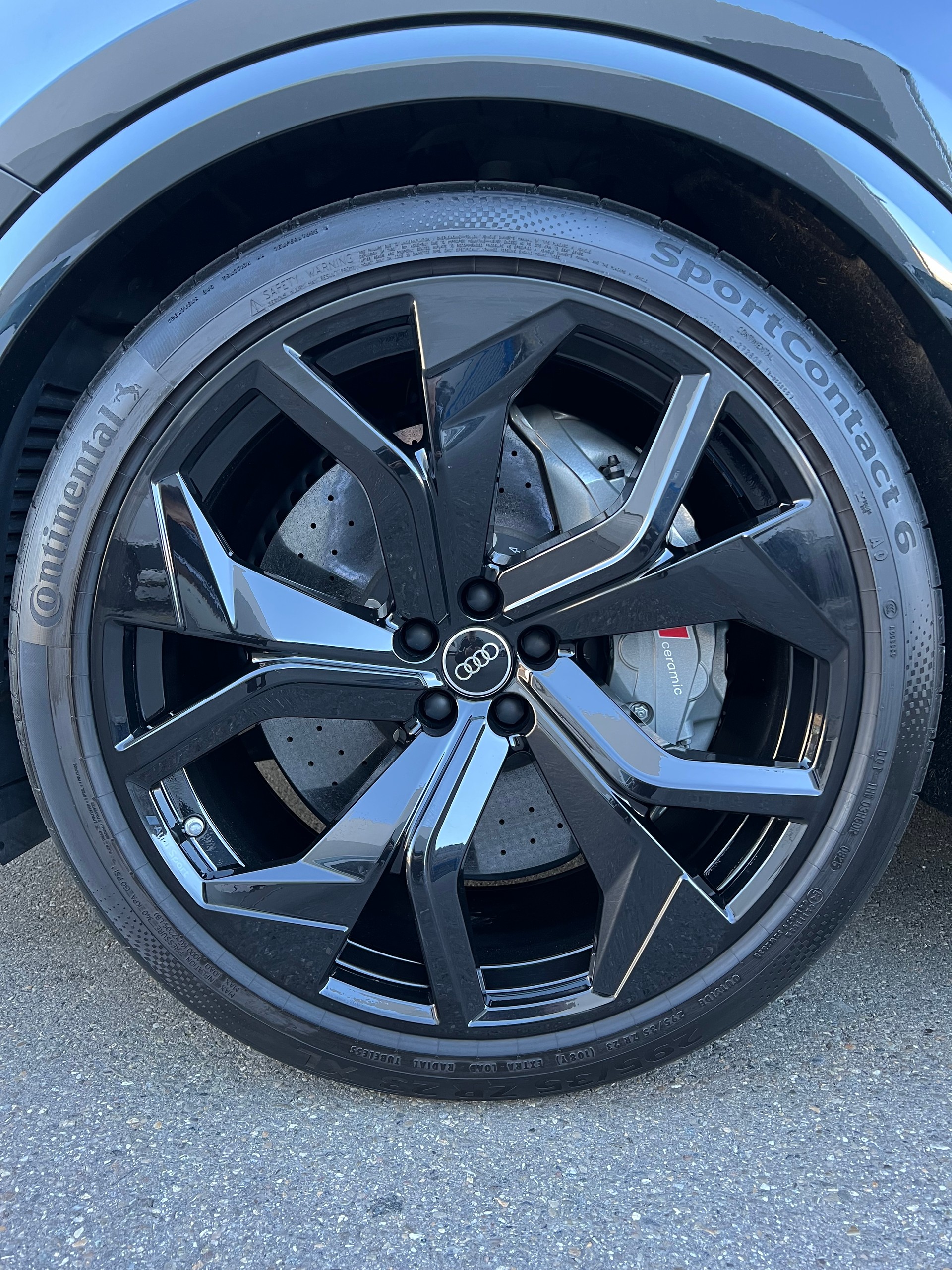 AUDI RSQ8 quattro tiptronic-image-26