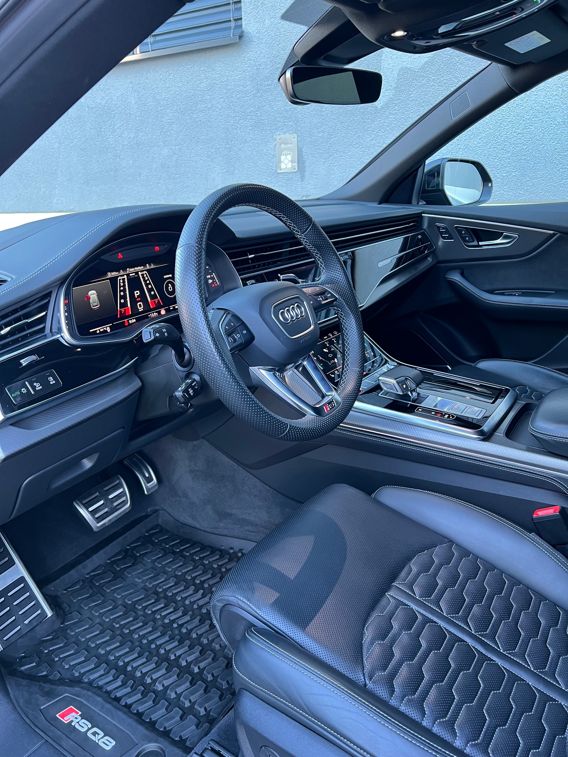 AUDI RSQ8 quattro tiptronic-image-11