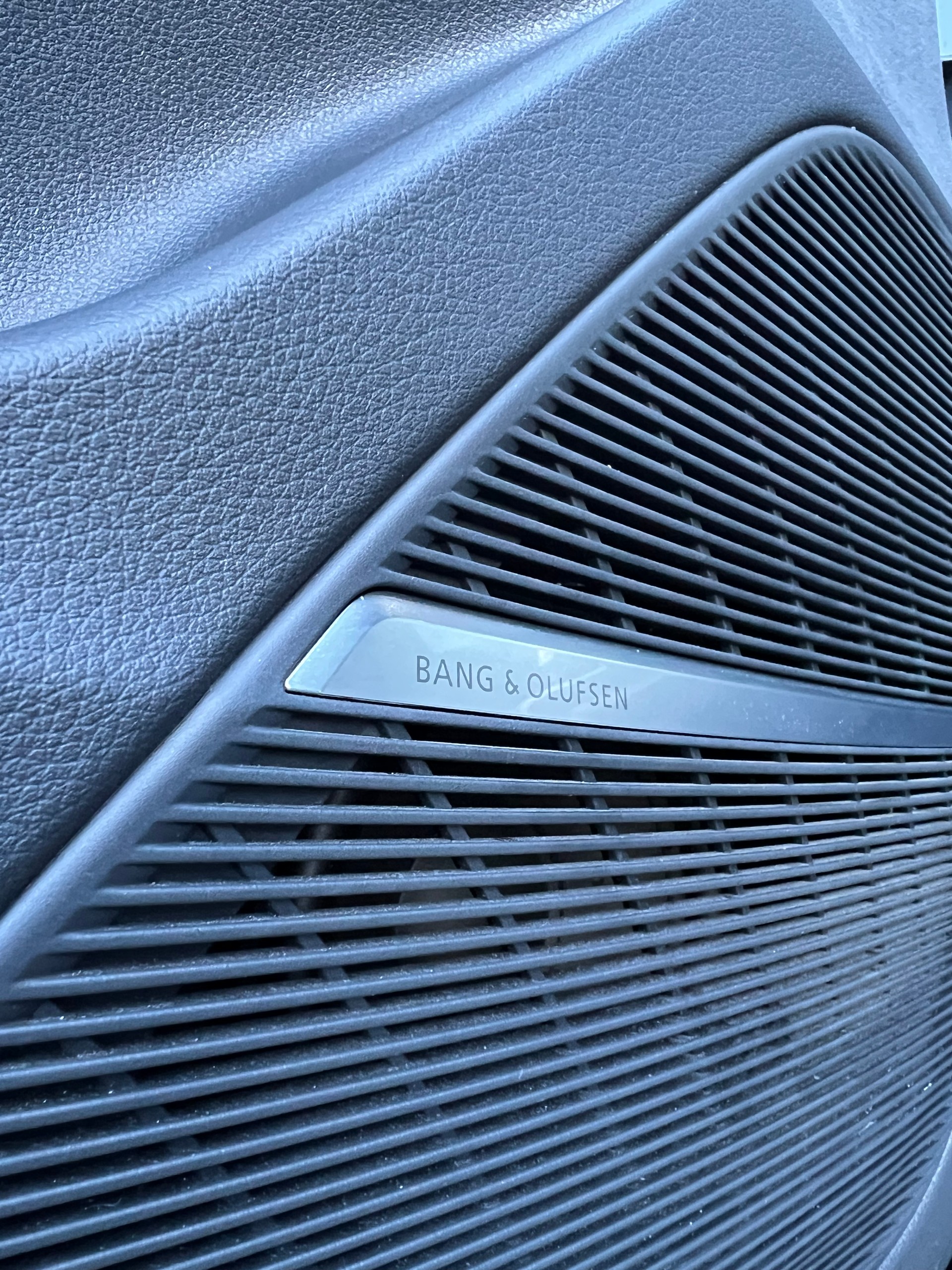 AUDI RSQ8 quattro tiptronic-image-10