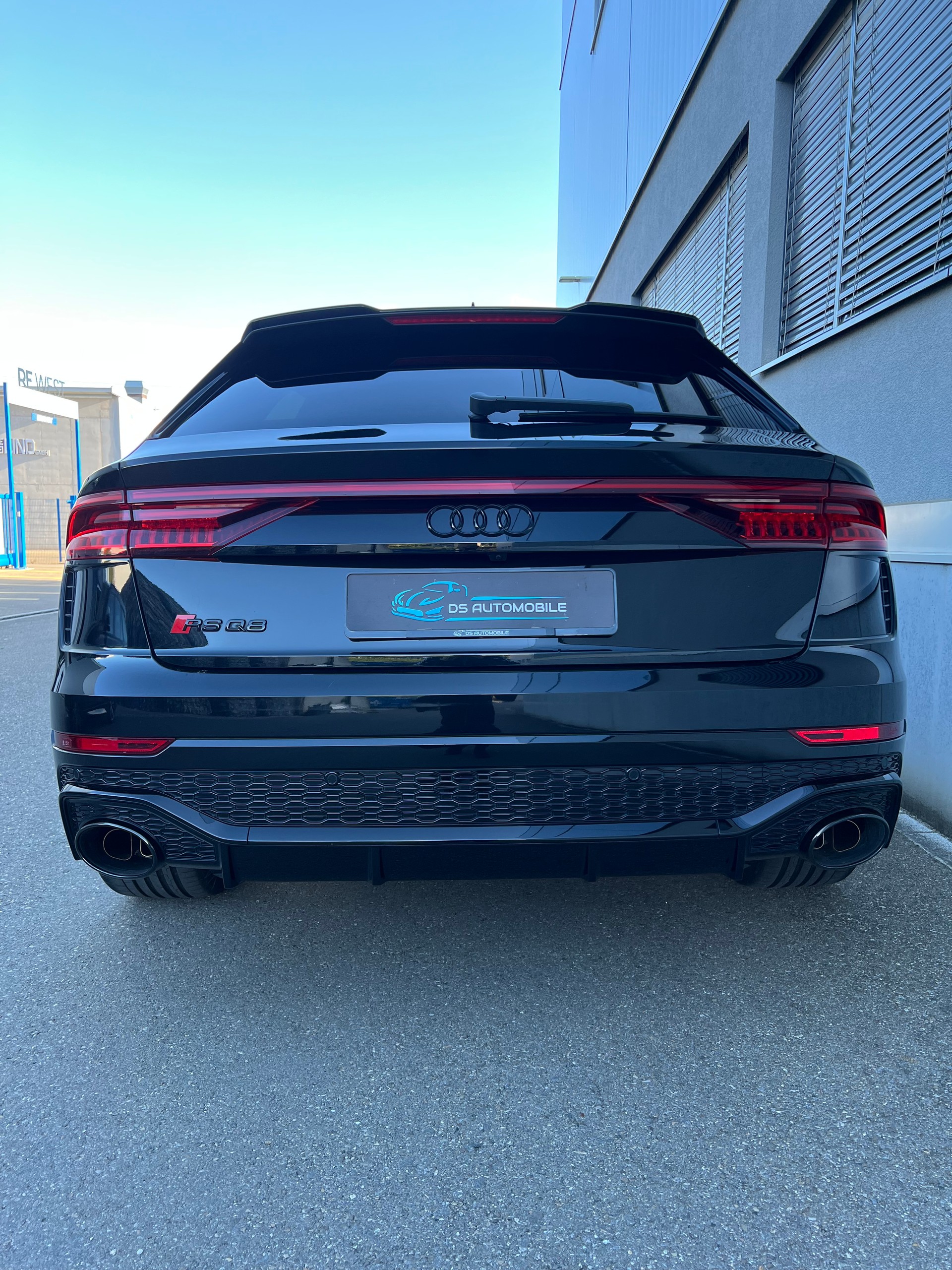 AUDI RSQ8 quattro tiptronic-image-3