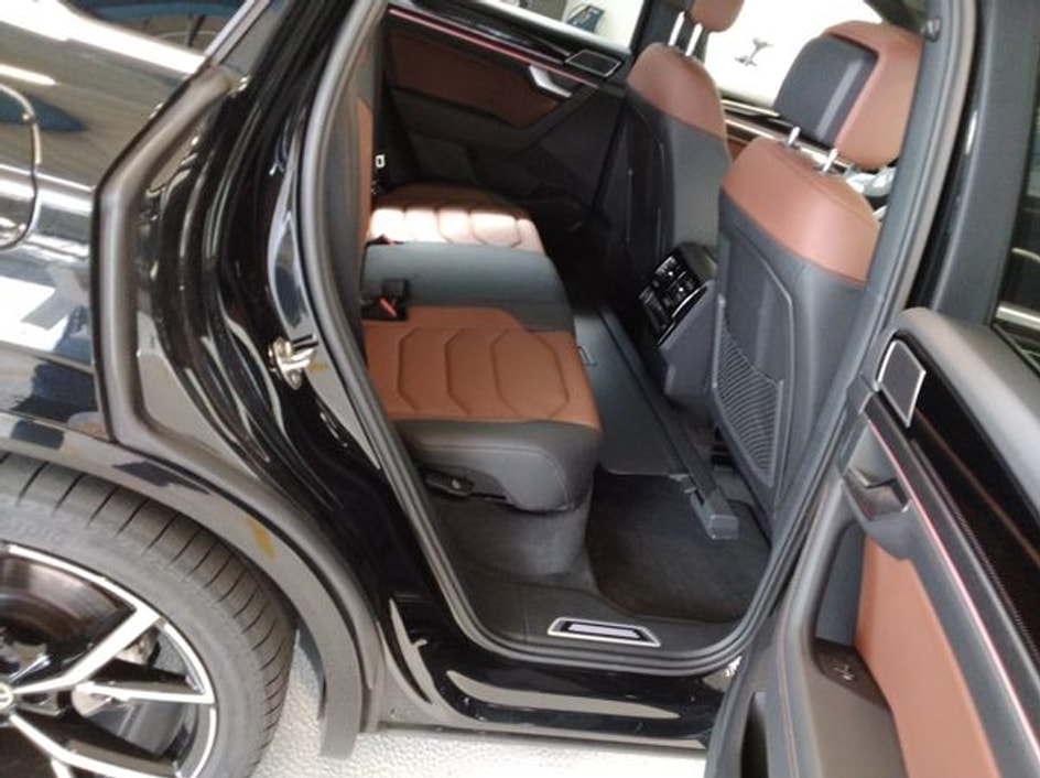 VW Touareg 3.0 TDI 286PS R-Line Tiptronic mit 5 Jahre 100tkm VW Werksgarantie-image-14