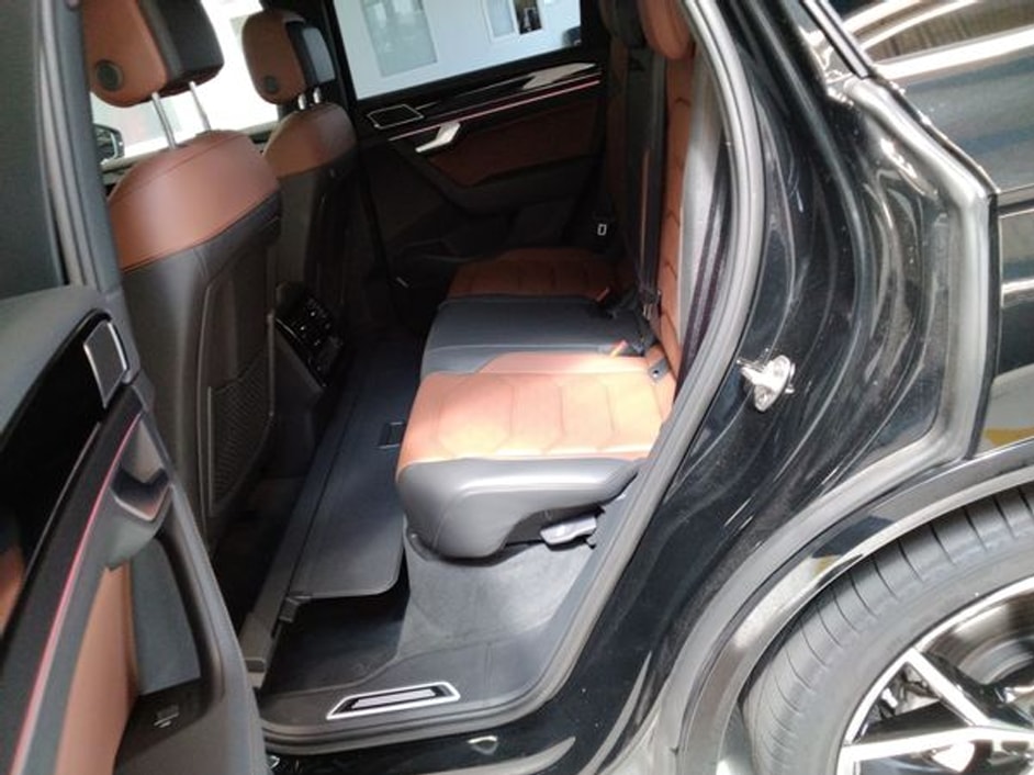 VW Touareg 3.0 TDI 286PS R-Line Tiptronic mit 5 Jahre 100tkm VW Werksgarantie-image-13