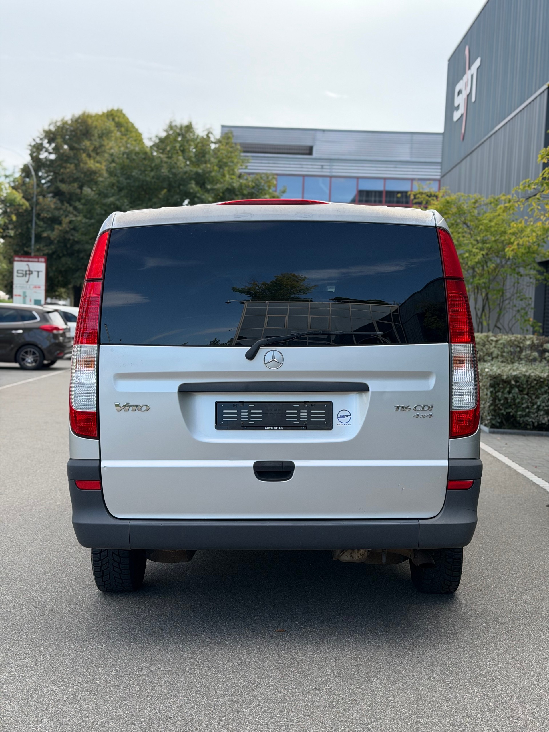 MERCEDES-BENZ Vito 116 CDI Blue Efficiency L 4Matic A-image-5