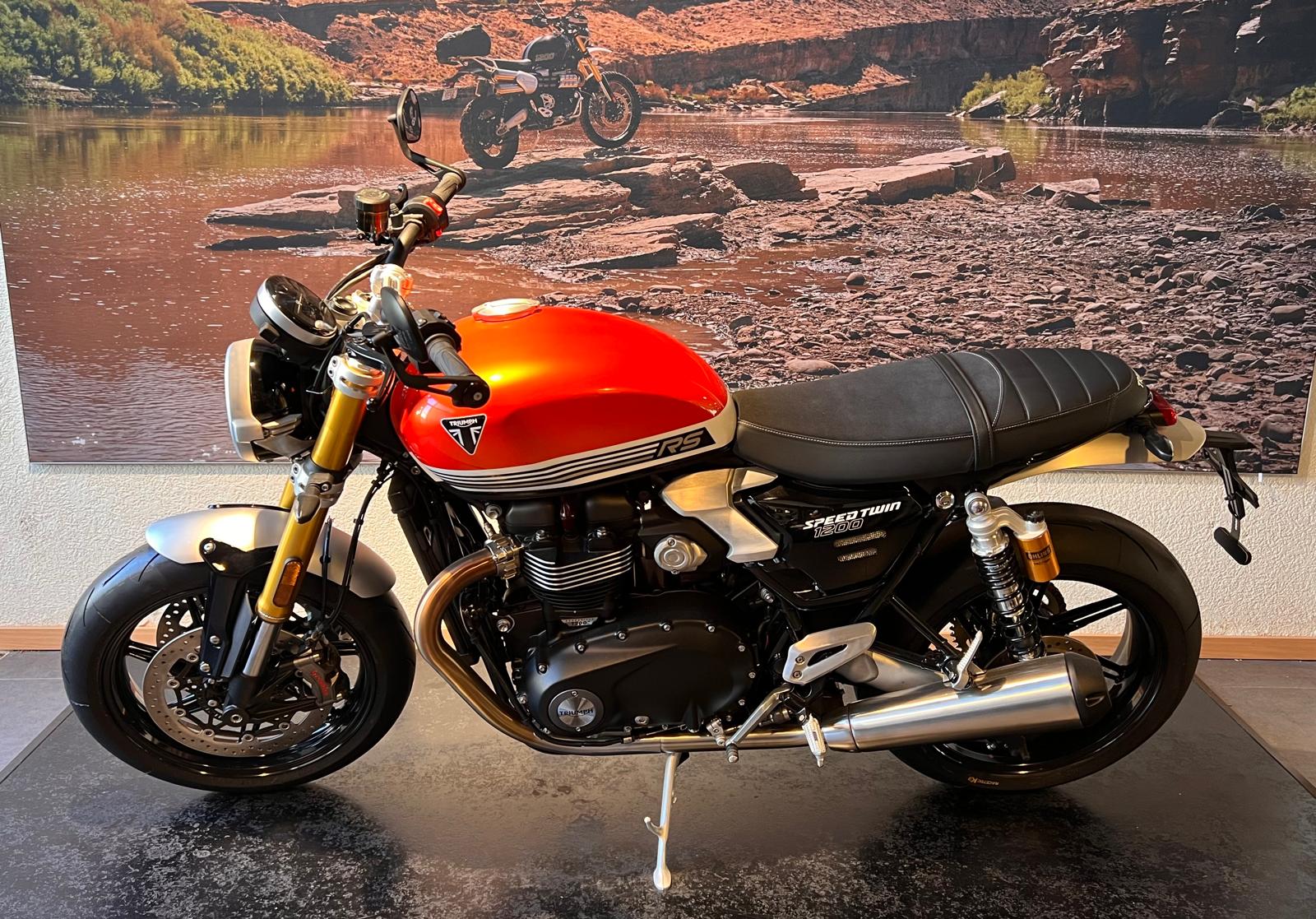 TRIUMPH Speed Twin 1200 RS-showroom-element-3