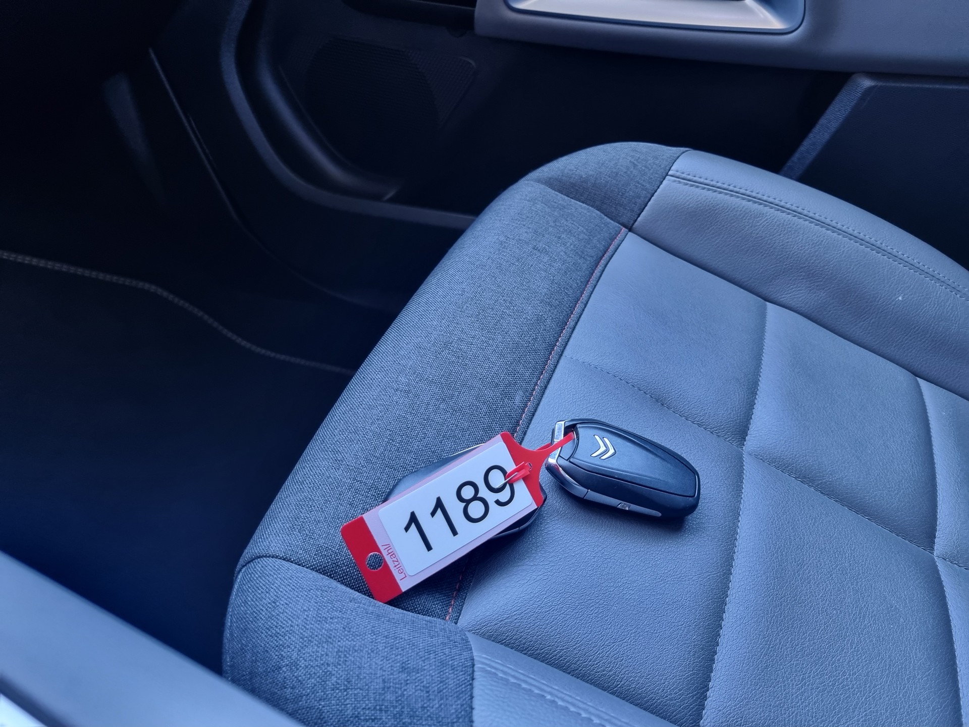 CITROEN C5 Aircross 1.6 PHEV Shine-image-18