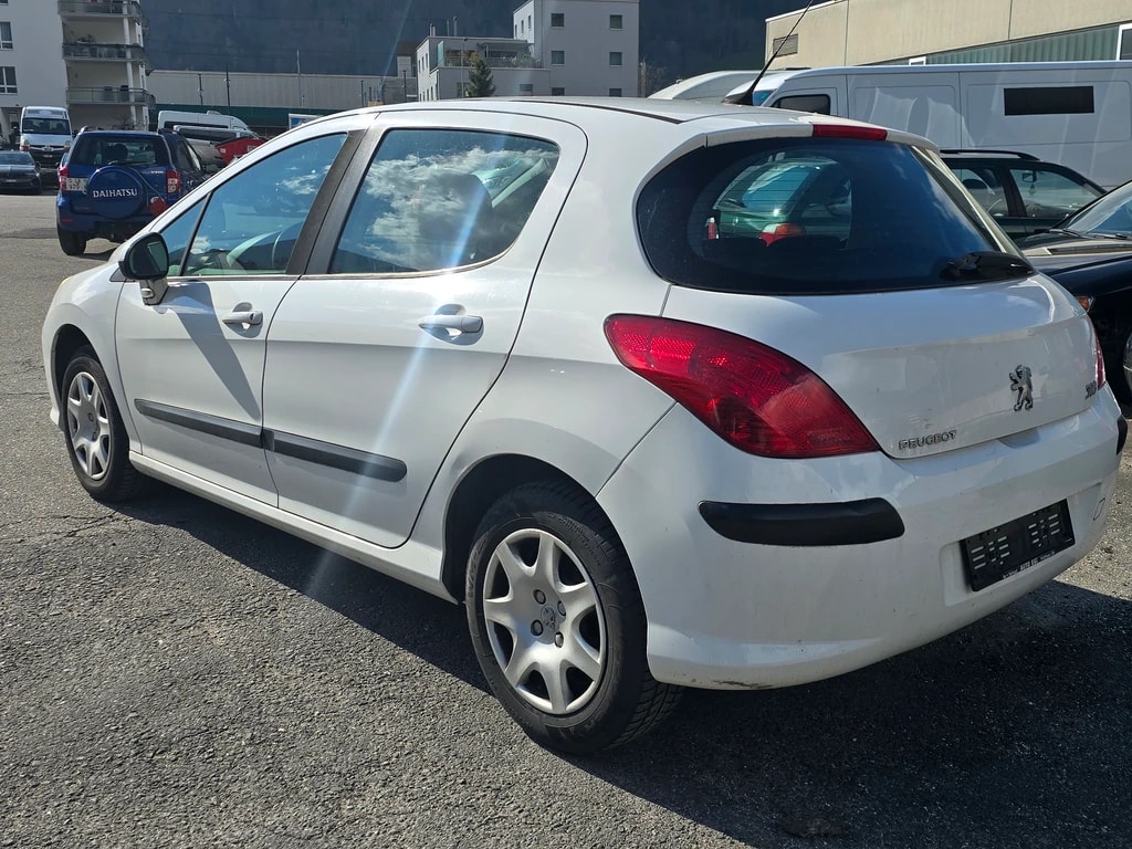 PEUGEOT 308 1.4 16V VTI Trendy-image-5
