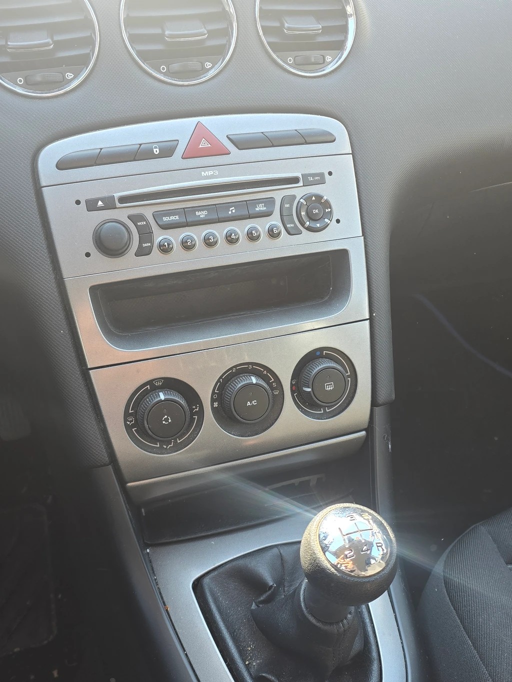 PEUGEOT 308 1.4 16V VTI Trendy-image-8
