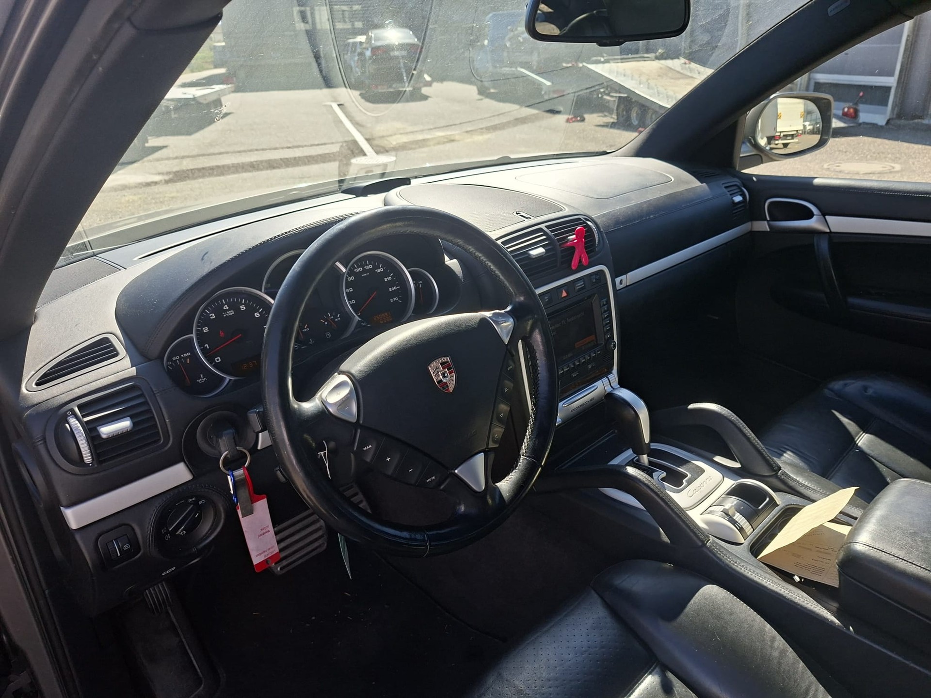 PORSCHE Cayenne S-image-9
