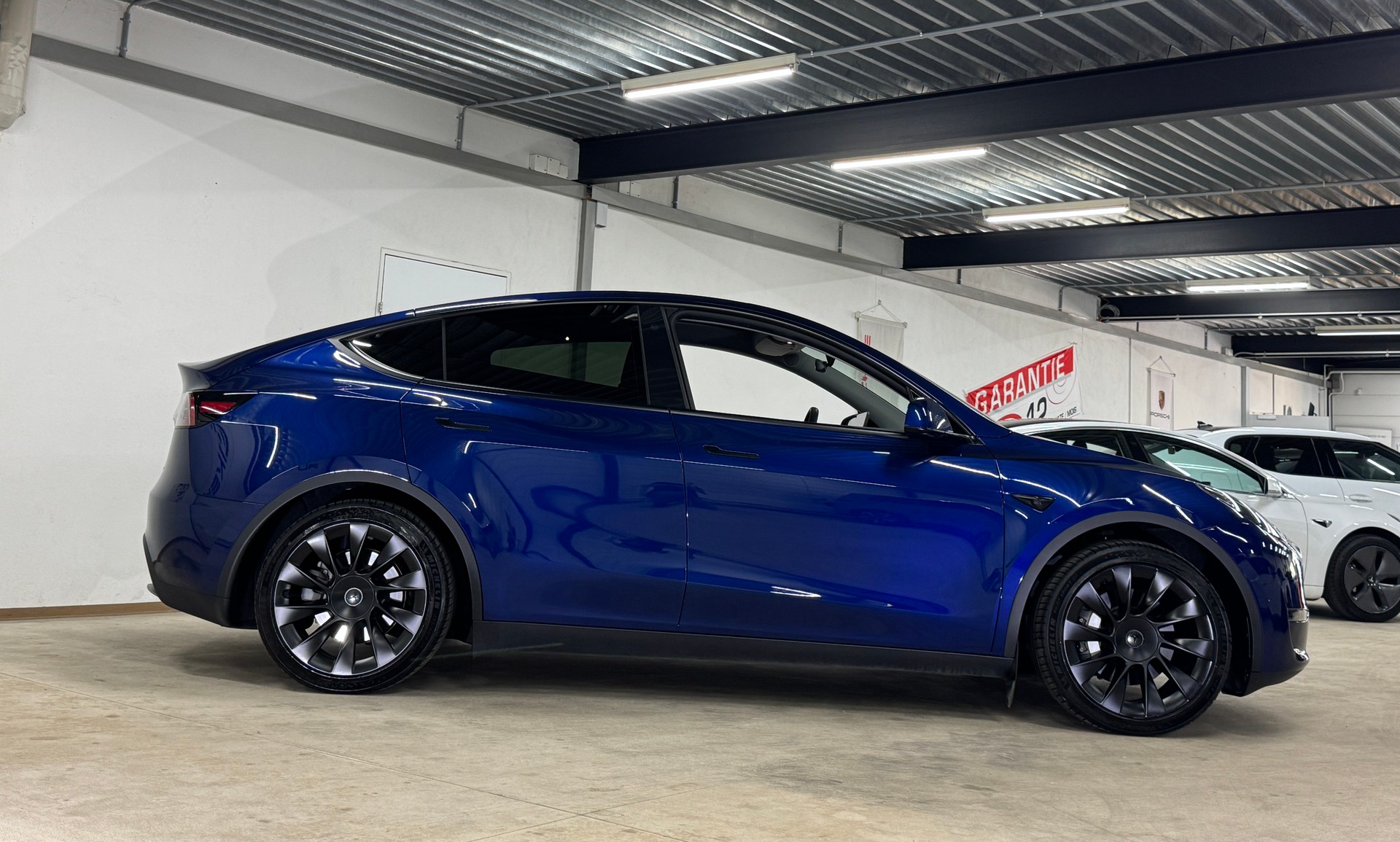 TESLA Model Y Long Range Allrad 514PS / Enhanced Autopilot / Anhängerkupplung-image-3