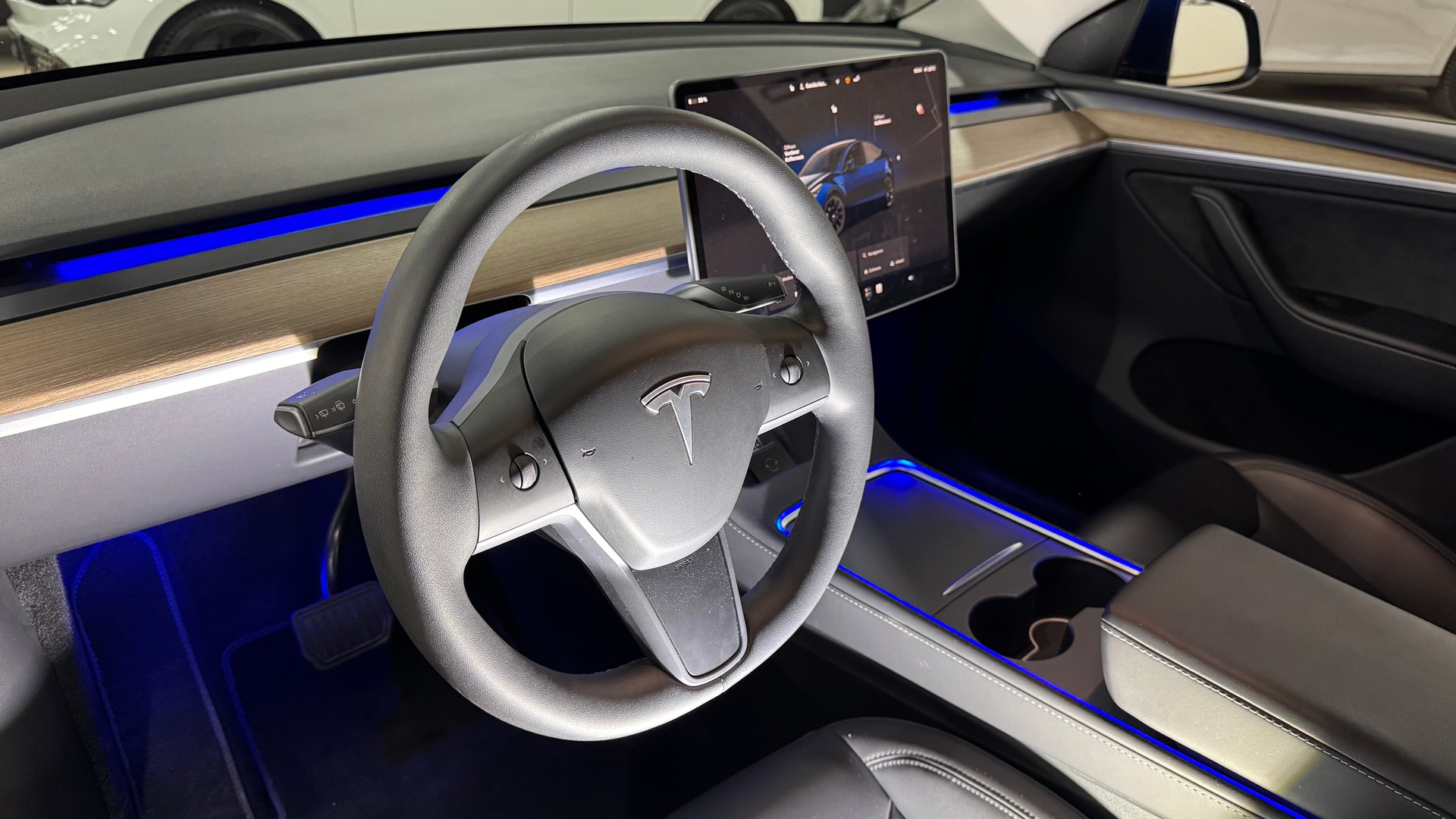 TESLA Model Y Long Range Allrad 514PS / Enhanced Autopilot / Anhängerkupplung-image-9