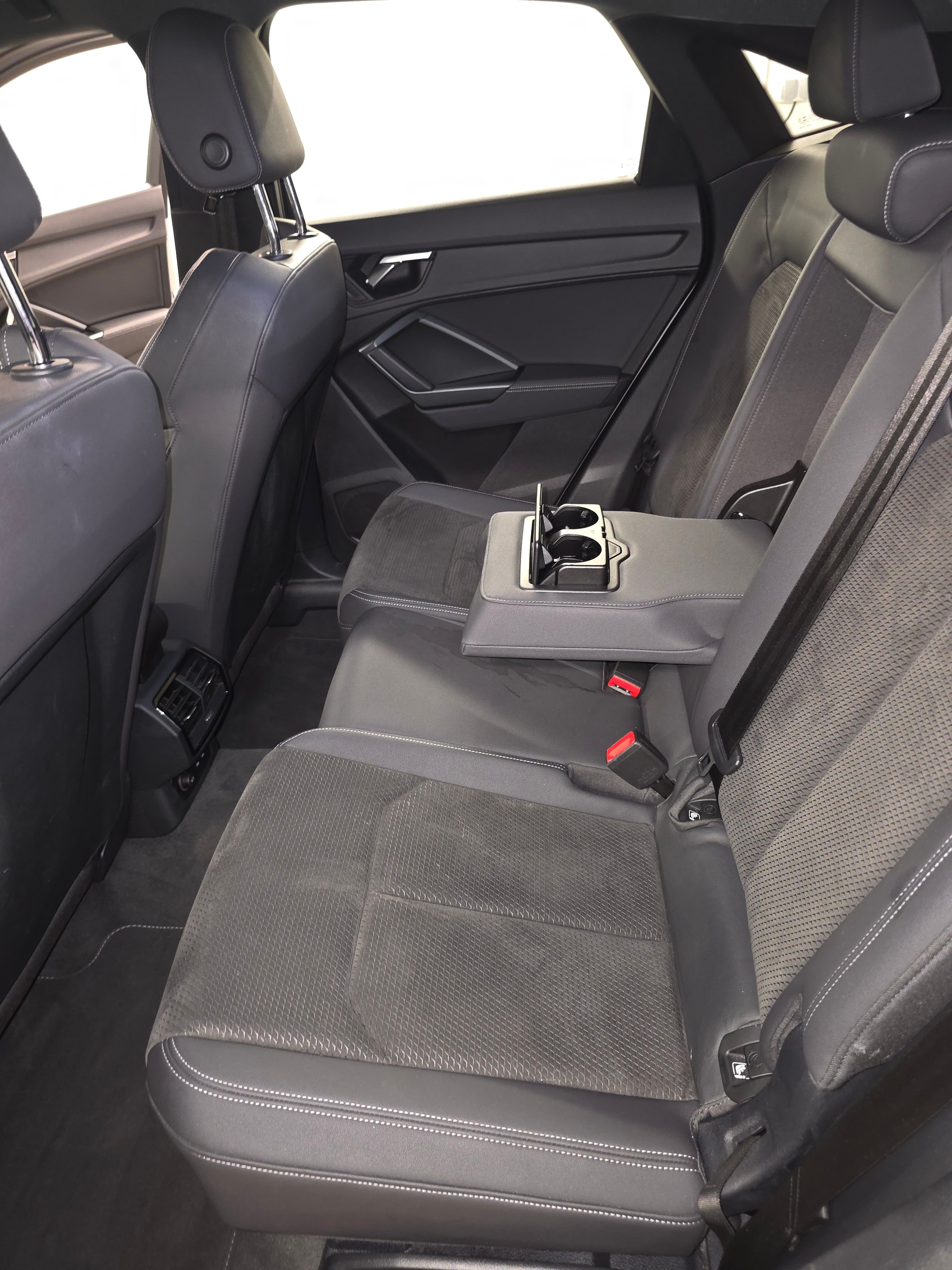 AUDI 1.5 35 TFSI Attraction S-Tronic-image-4