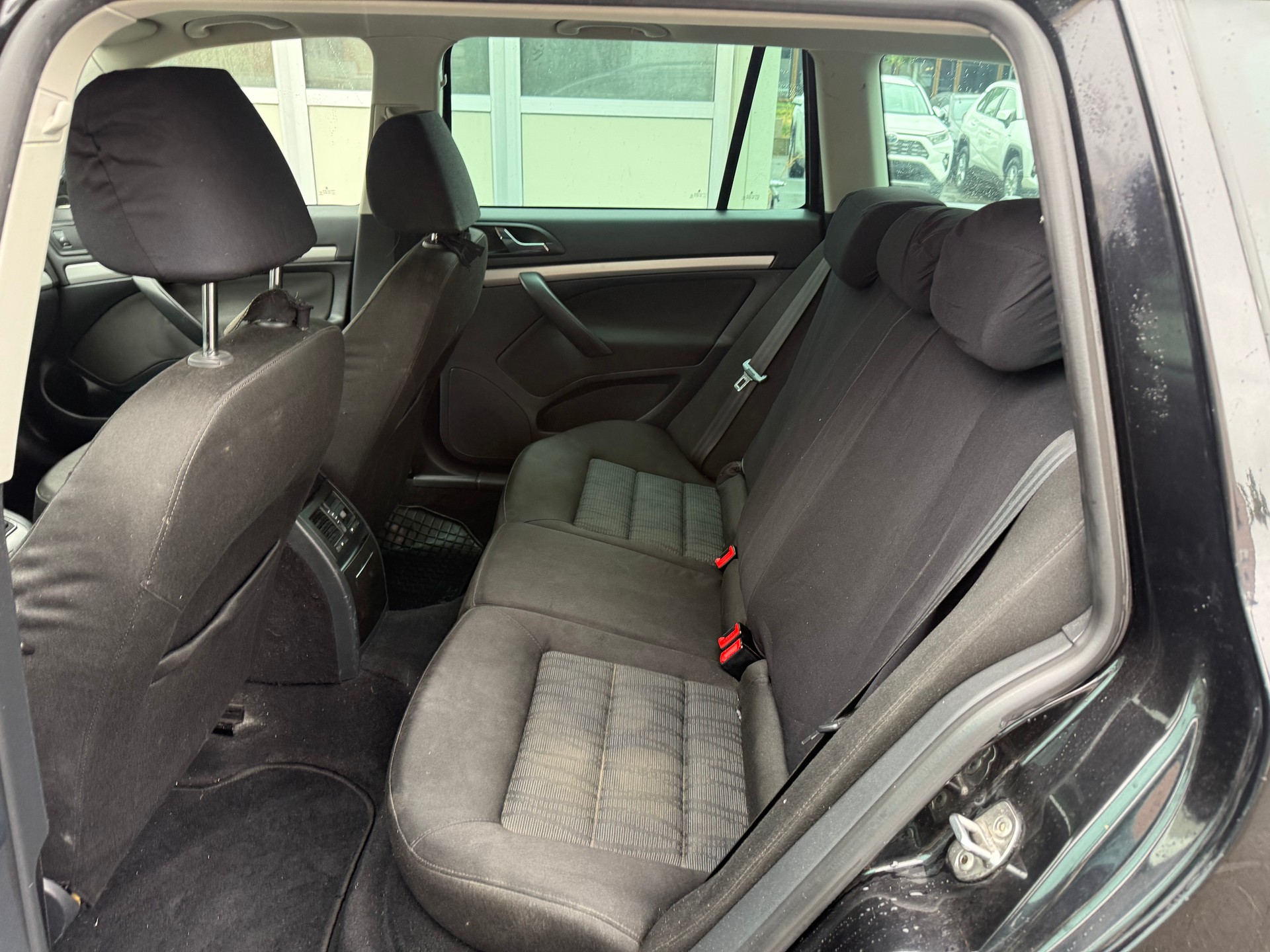 SKODA Octavia Combi 1.8 TSI Elegance DSG-image-7