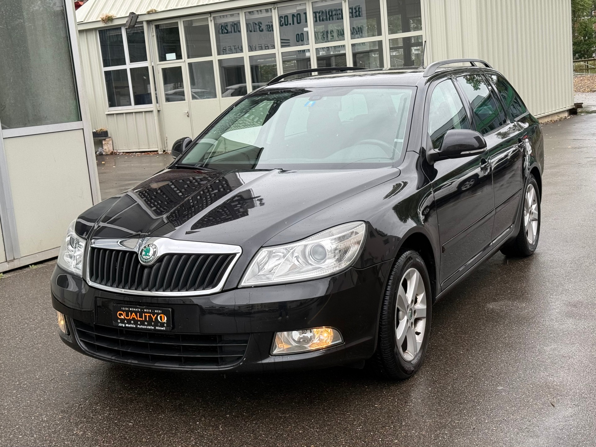 SKODA Octavia Combi 1.8 TSI Elegance DSG-image-1