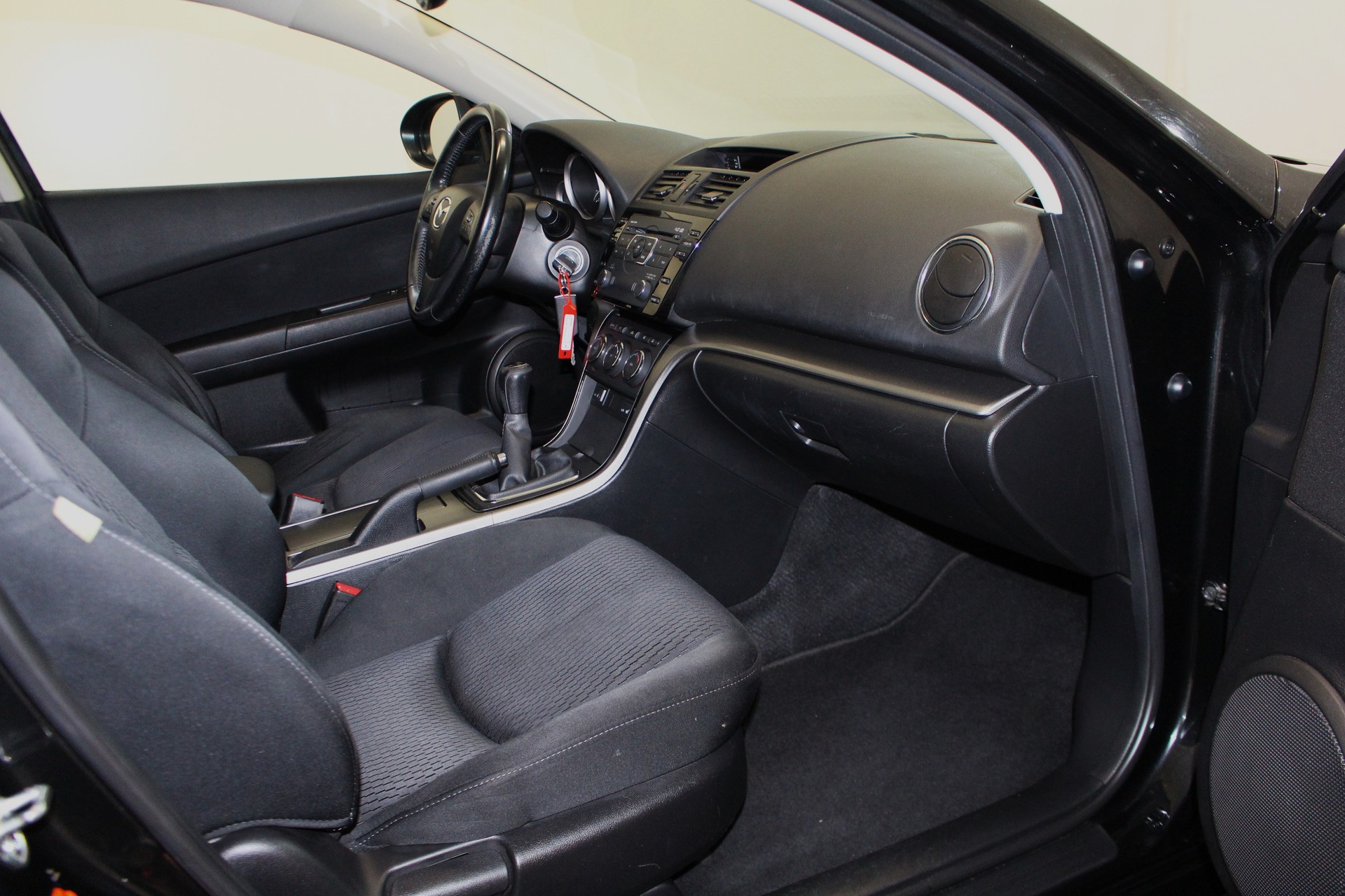 MAZDA 6 Station Wagon 2.0 DISI Motion-image-10