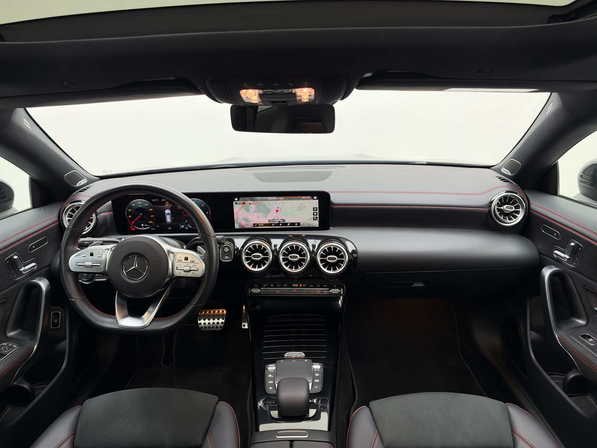 MERCEDES-BENZ CLA Shooting Brake 220 d 4Matic AMG Line (CH) TOPAUSSTATTUNG-image-19