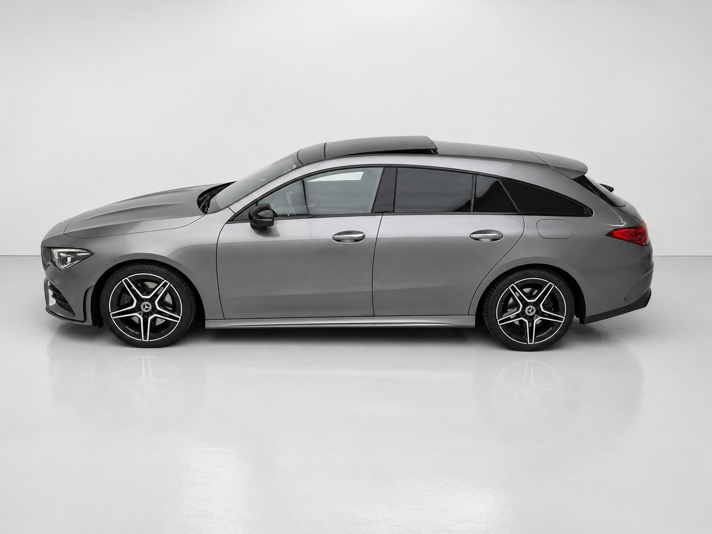 MERCEDES-BENZ CLA Shooting Brake 220 d 4Matic AMG Line (CH) TOPAUSSTATTUNG-image-2