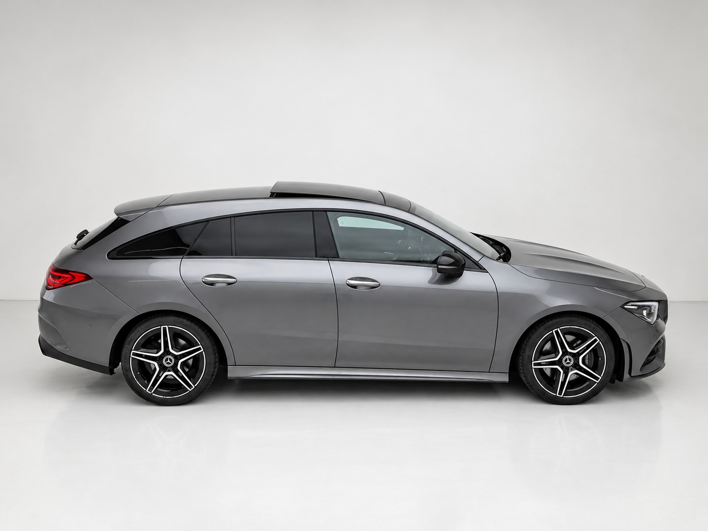 MERCEDES-BENZ CLA Shooting Brake 220 d 4Matic AMG Line (CH) TOPAUSSTATTUNG-image-6