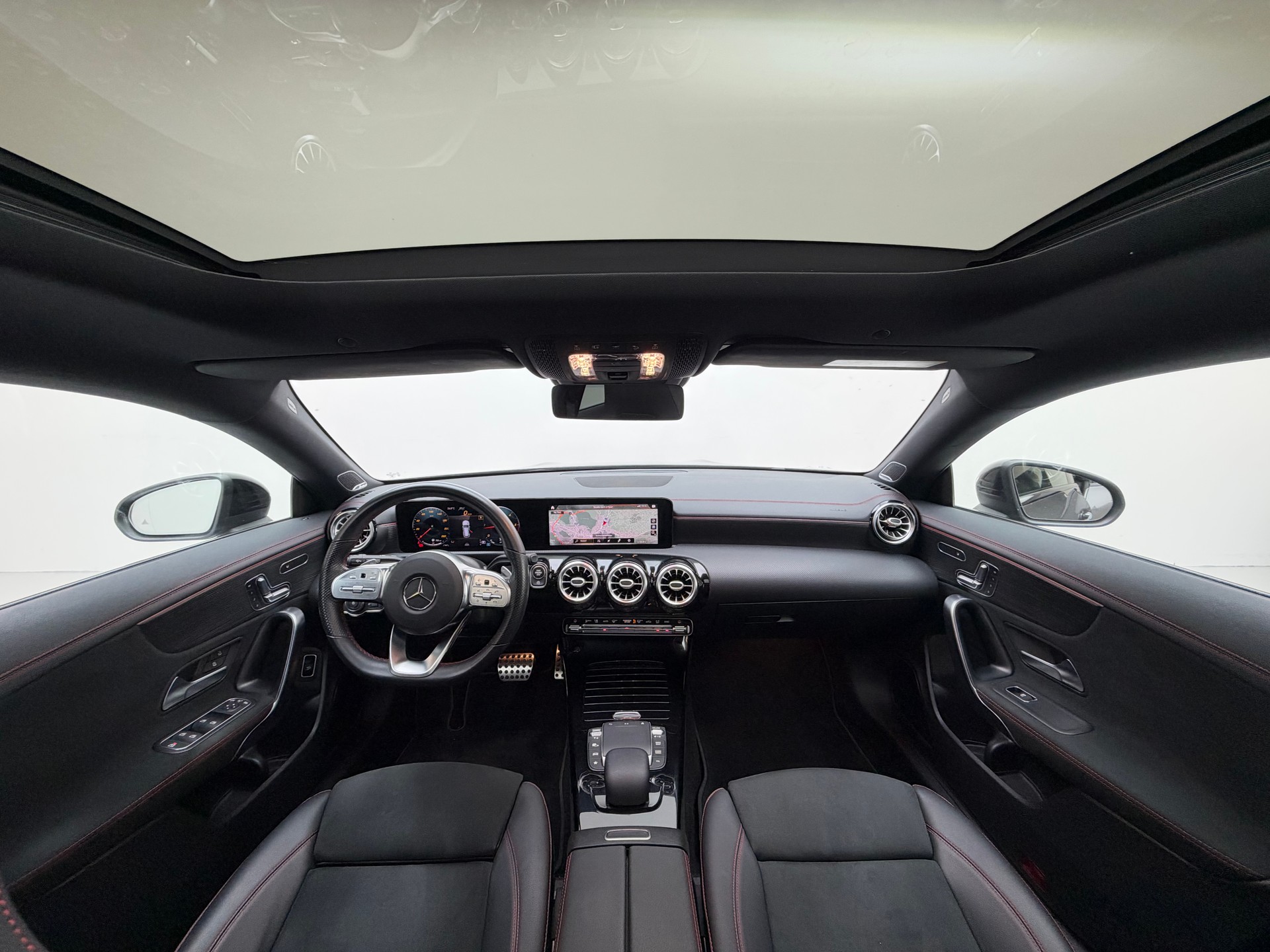 MERCEDES-BENZ CLA Shooting Brake 220 d 4Matic AMG Line (CH) TOPAUSSTATTUNG-image-13