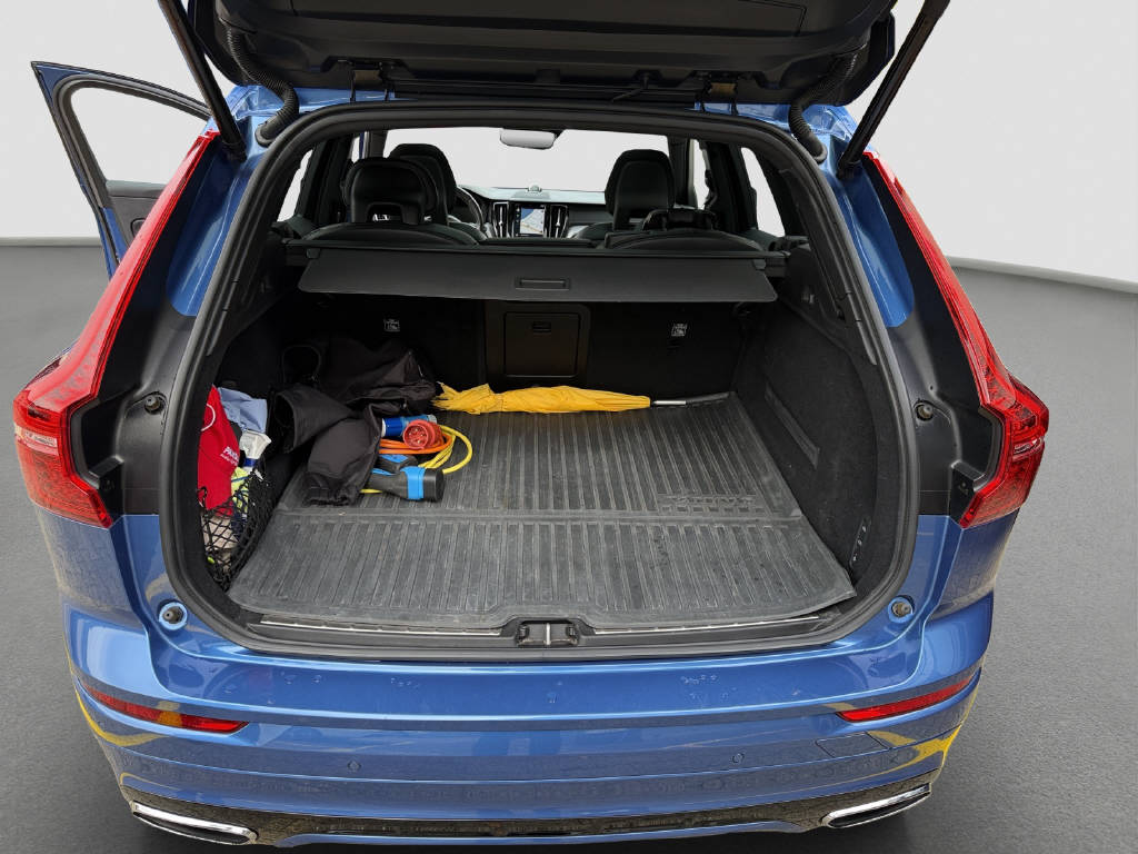 VOLVO XC60 2.0 T8 TE R-Design AWD-image-13