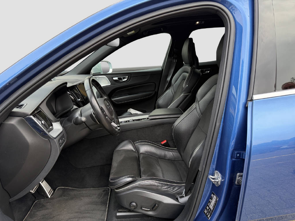 VOLVO XC60 2.0 T8 TE R-Design AWD-image-7