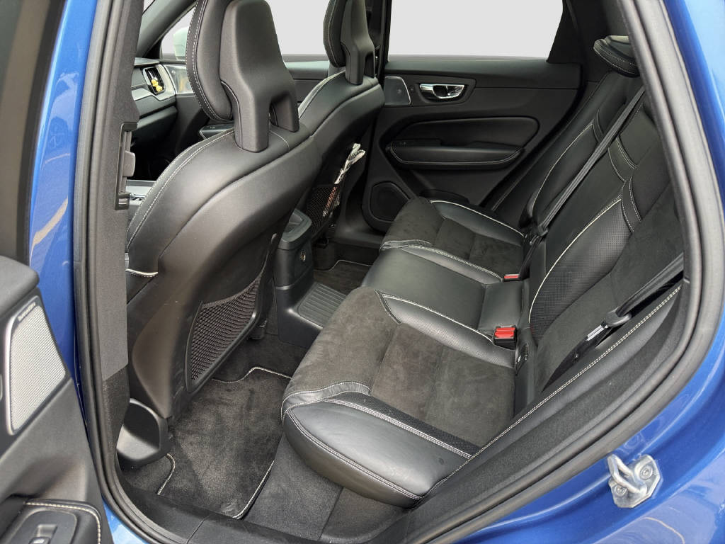 VOLVO XC60 2.0 T8 TE R-Design AWD-image-12