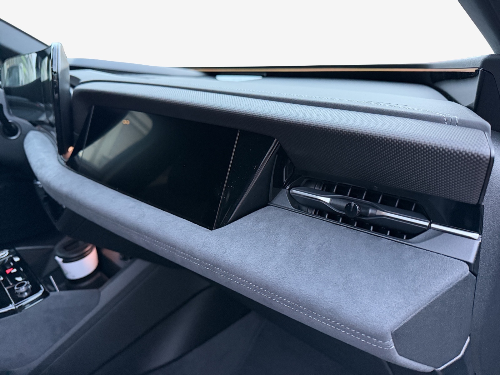 AUDI A6 Avant e-tron quattro-image-14