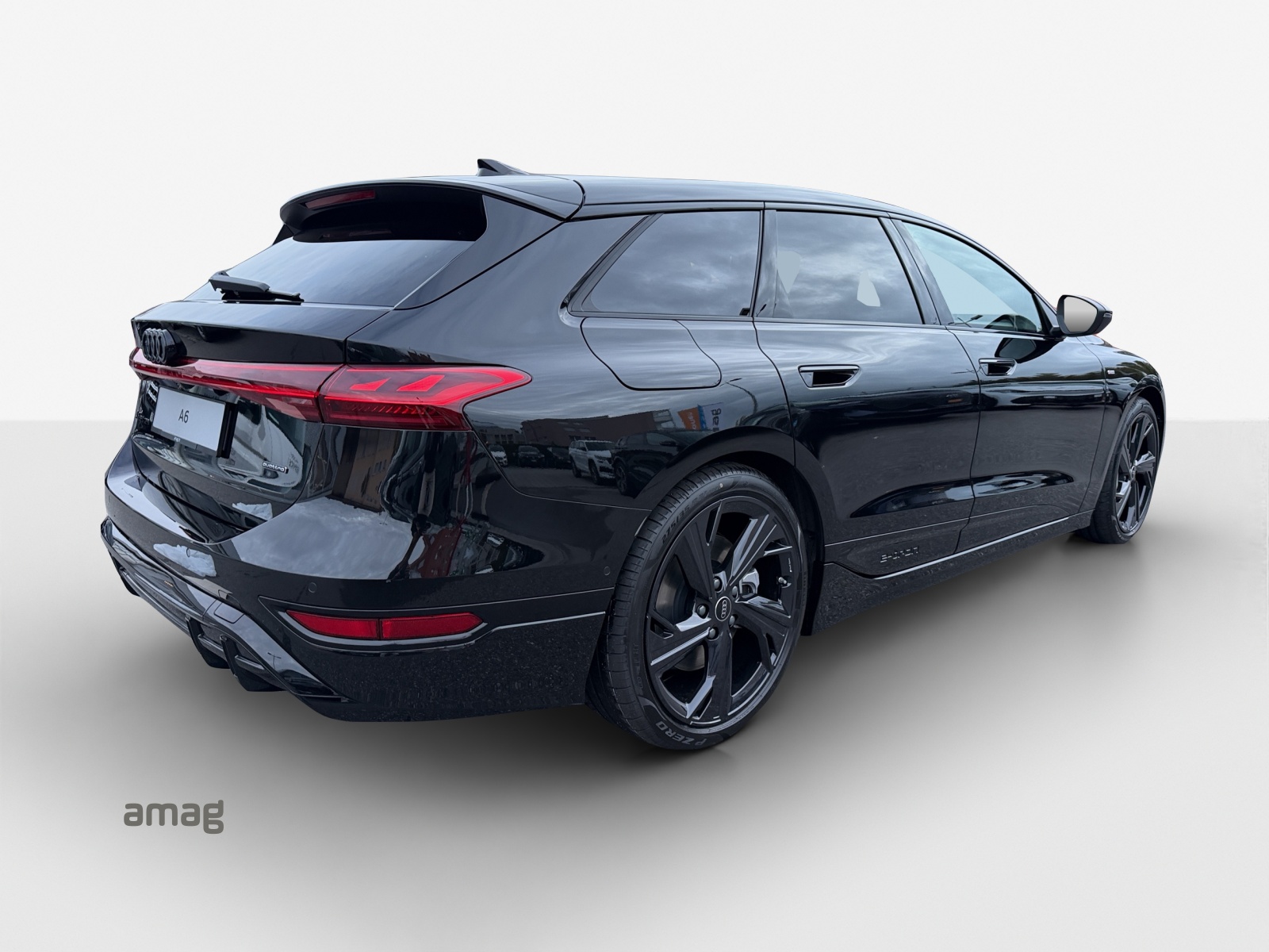 AUDI A6 Avant e-tron quattro-image-4
