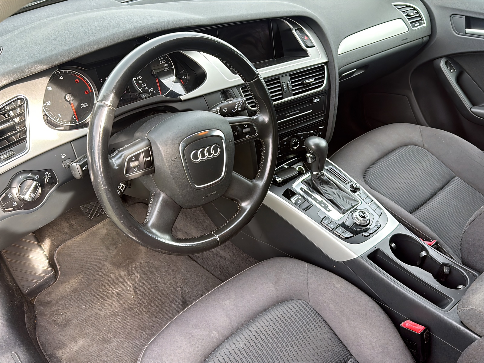 AUDI A4 Avant 2.7 TDI multitronic-image-12
