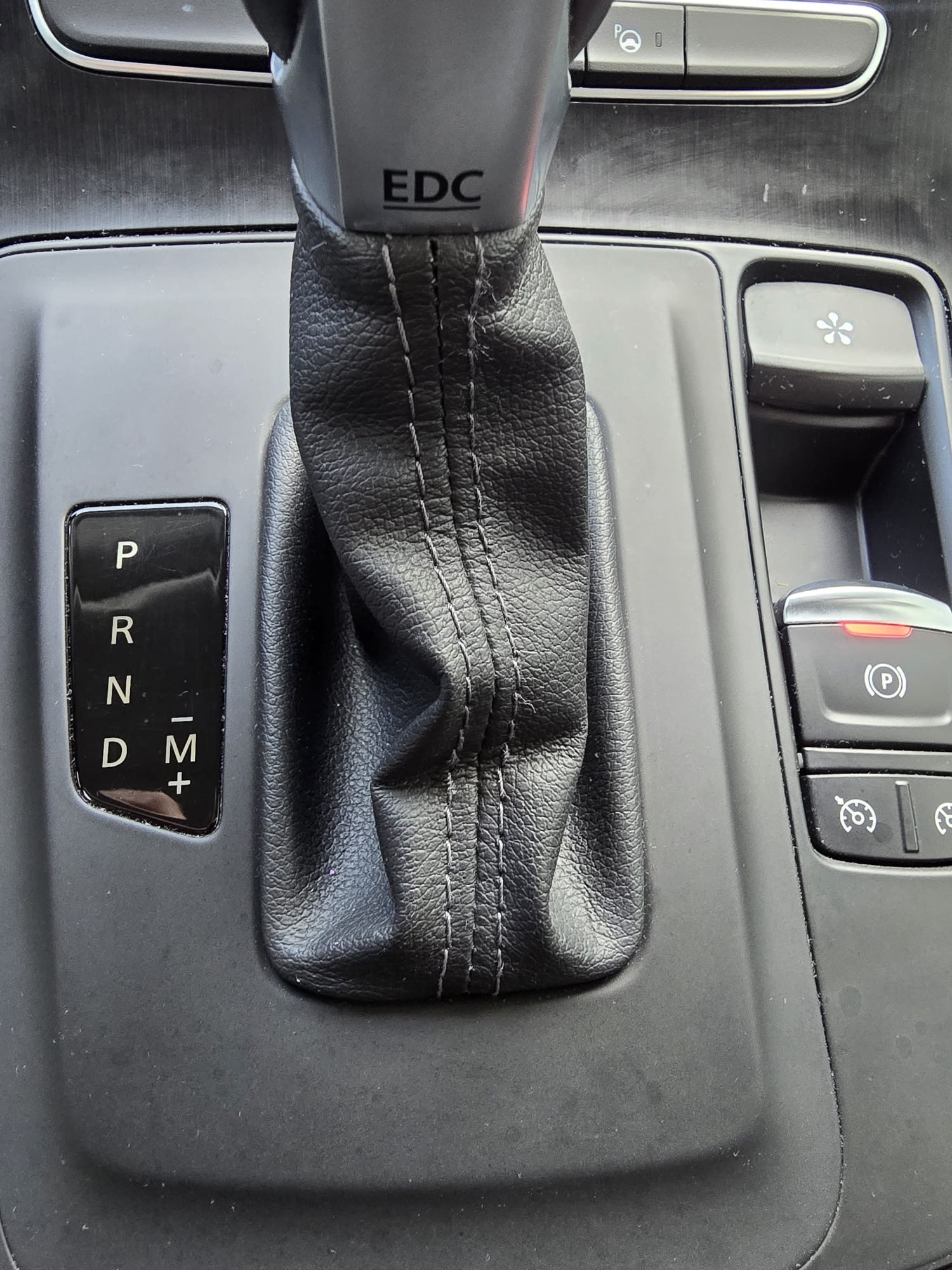 RENAULT Grand Scénic 1.3 16V Turbo Intens EDC-image-11