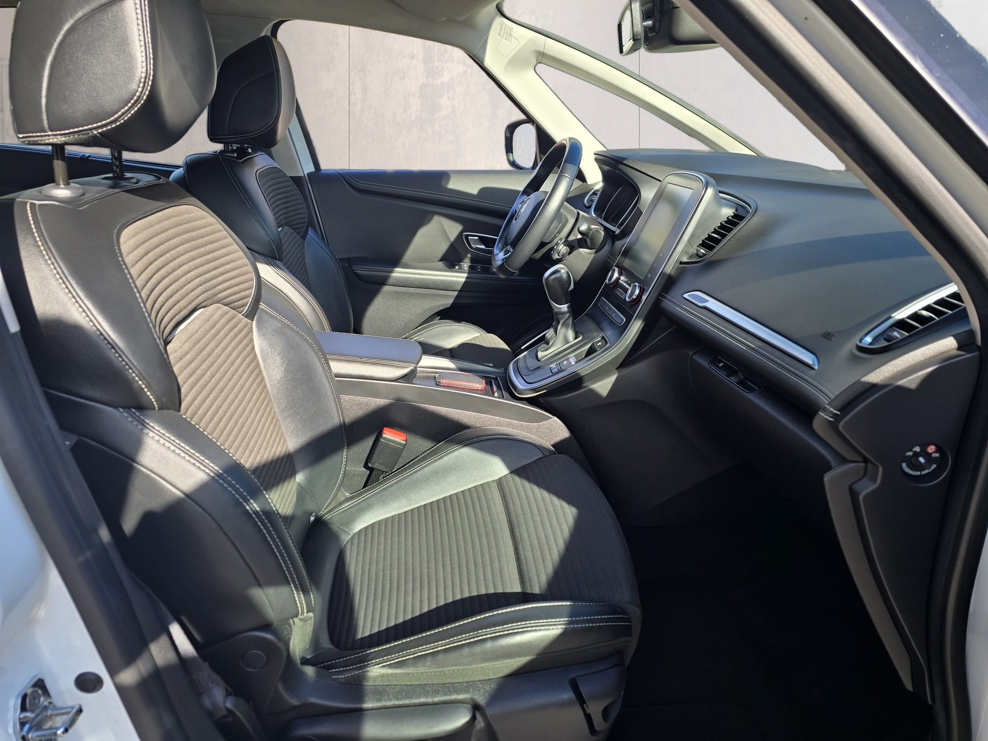 RENAULT Grand Scénic 1.3 16V Turbo Intens EDC-image-12