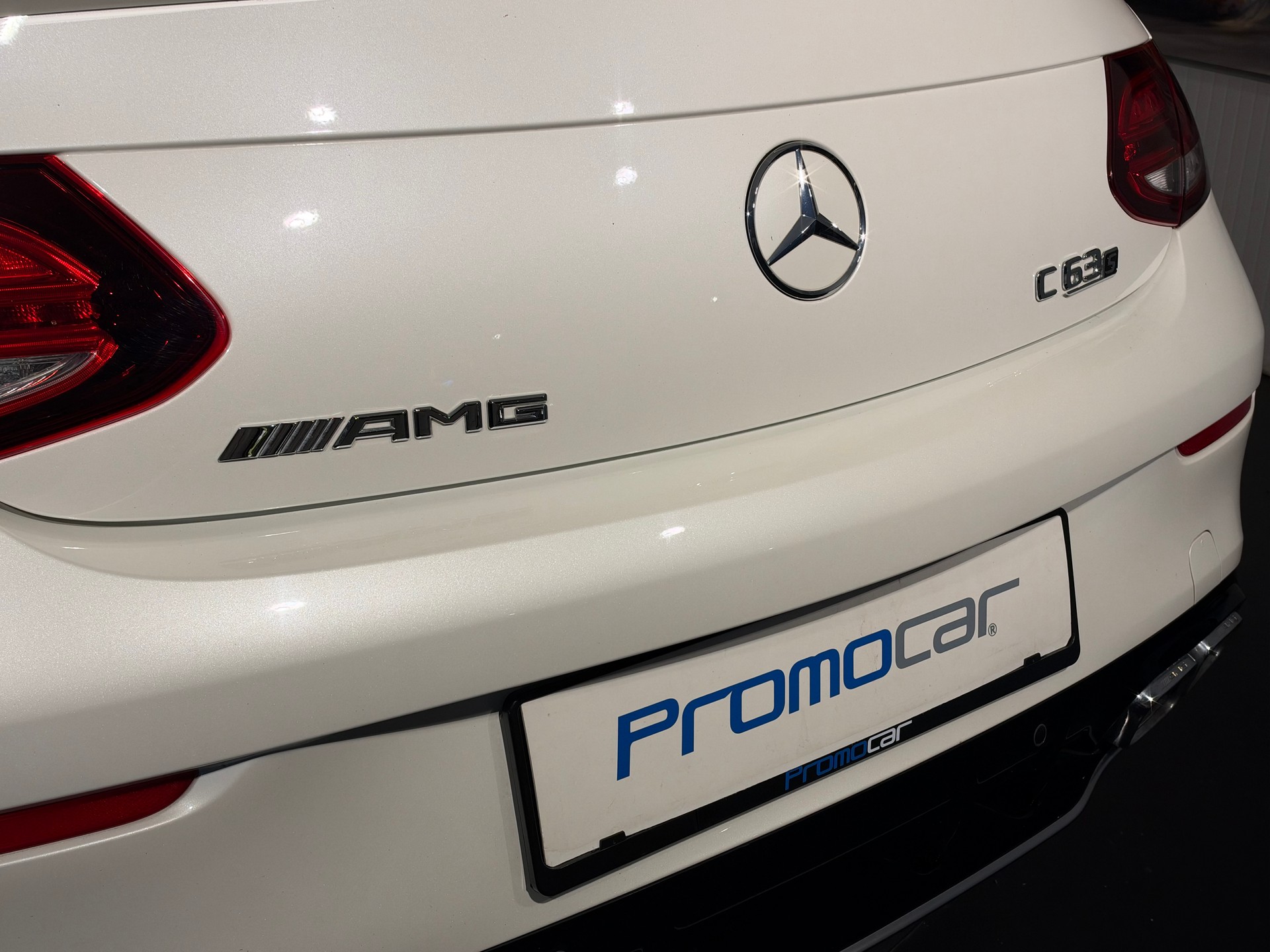 MERCEDES-BENZ C 63 S Cabriolet AMG Speedshift-image-29