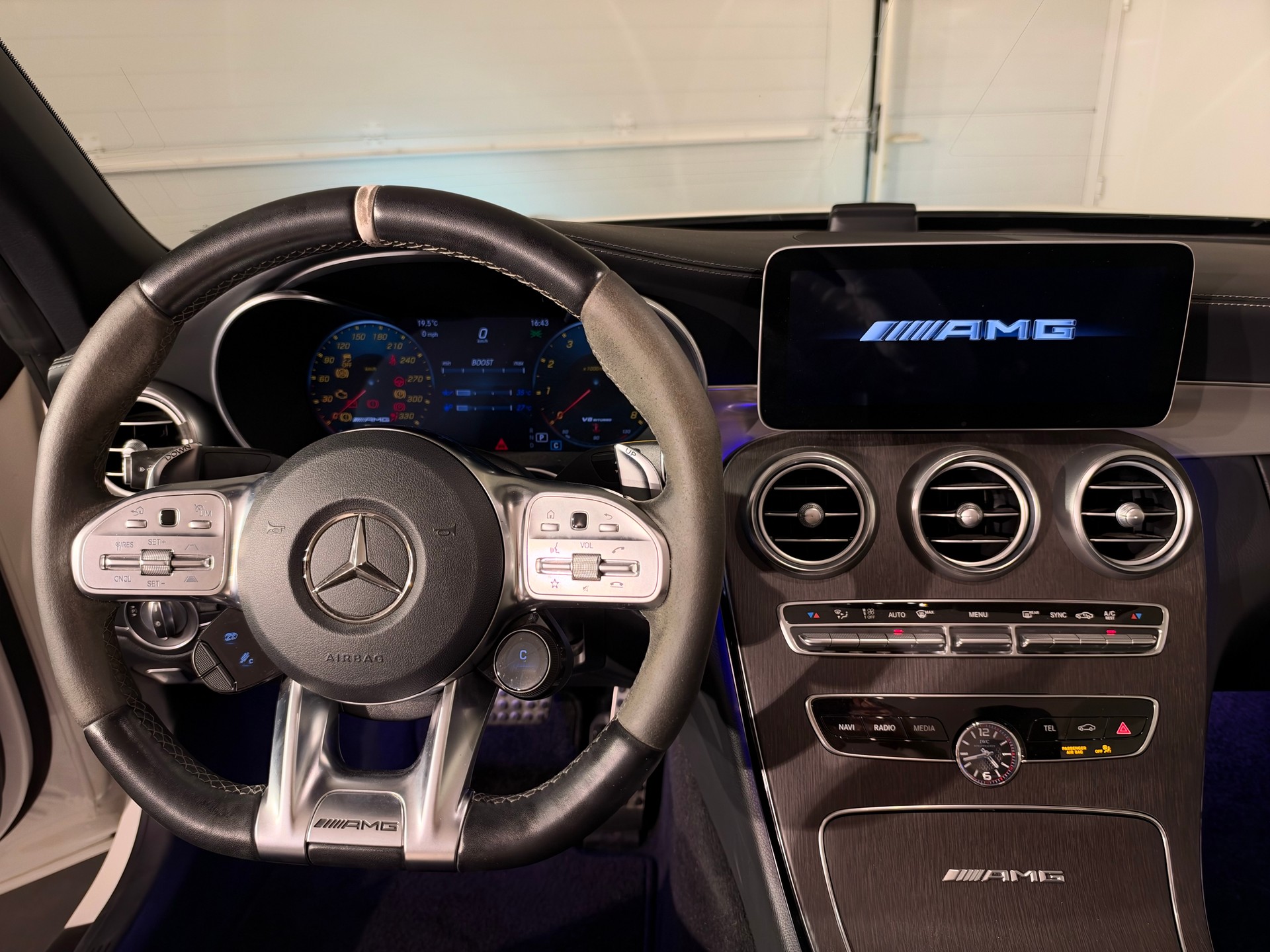 MERCEDES-BENZ C 63 S Cabriolet AMG Speedshift-image-28