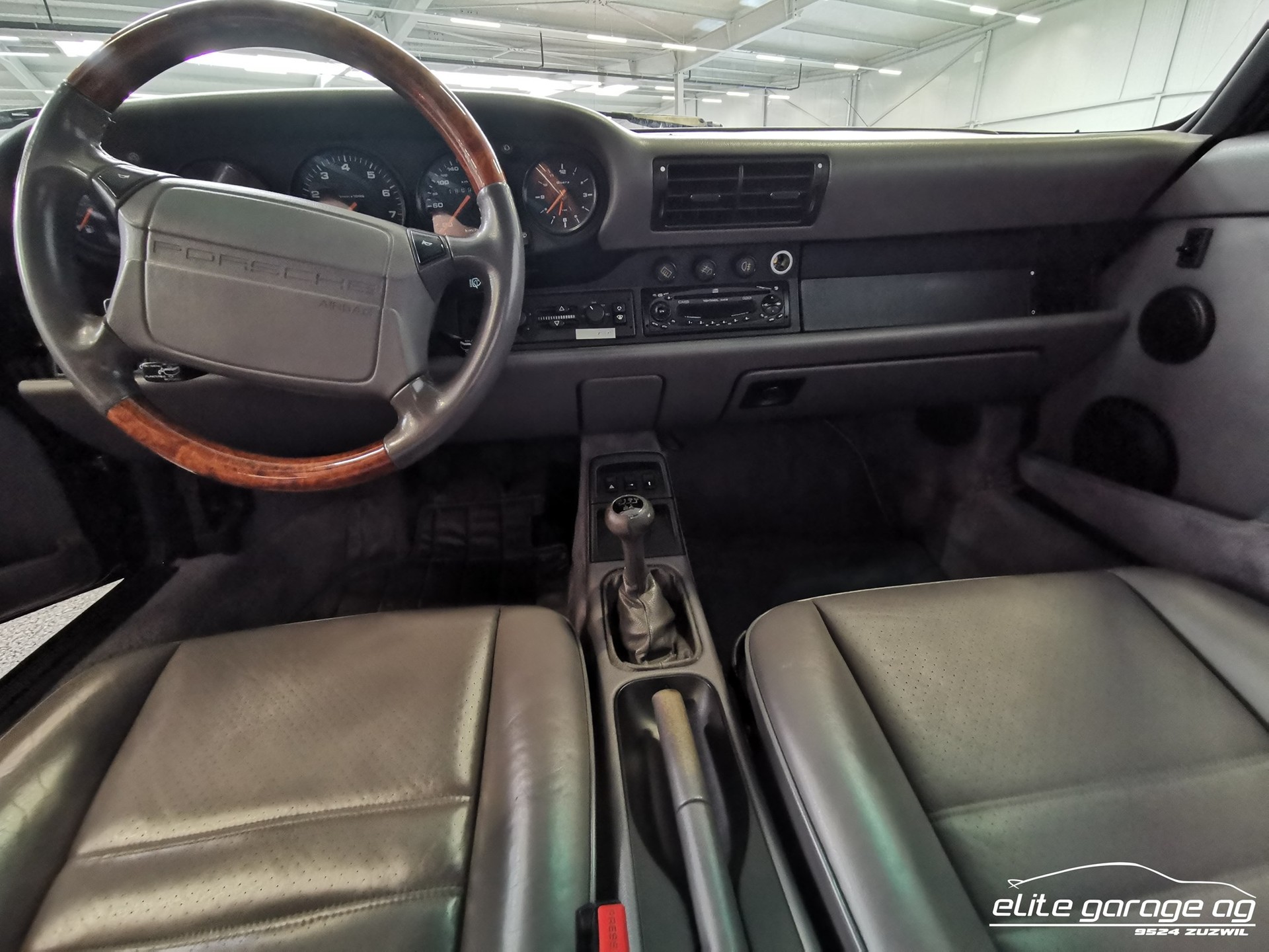 PORSCHE 911 Carrera 2 Cabrio-image-9