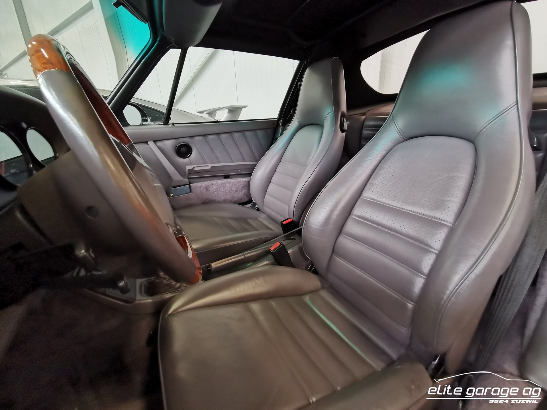 PORSCHE 911 Carrera 2 Cabrio-image-6