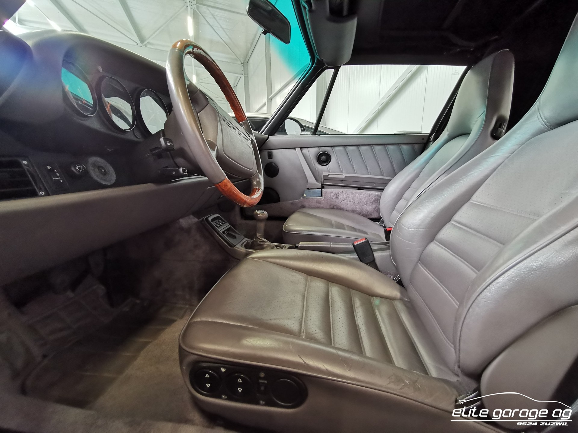 PORSCHE 911 Carrera 2 Cabrio-image-7