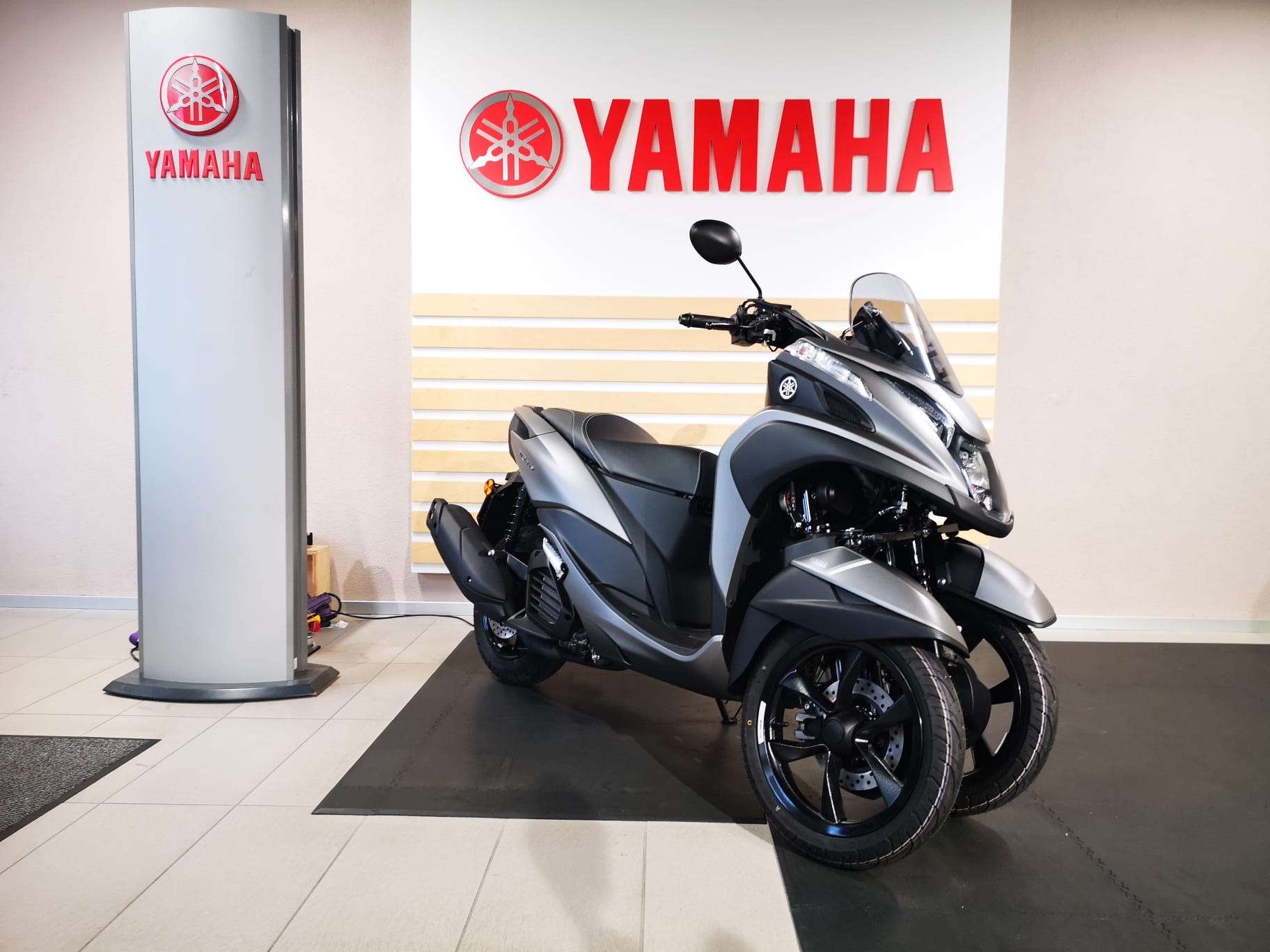 YAMAHA Tricity MW 125-showroom-element-1