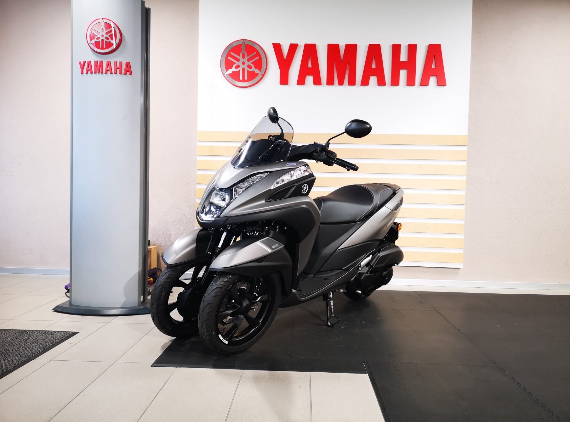 YAMAHA Tricity MW 125-showroom-element-3